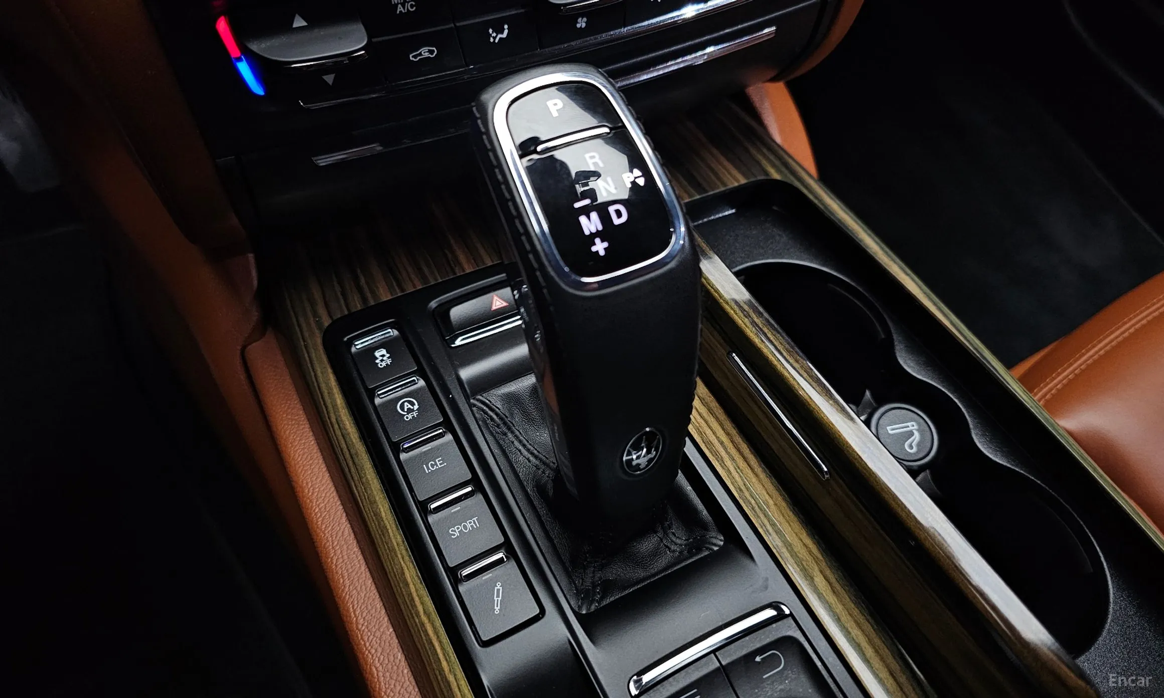 Maserati Quattroporte превью 9