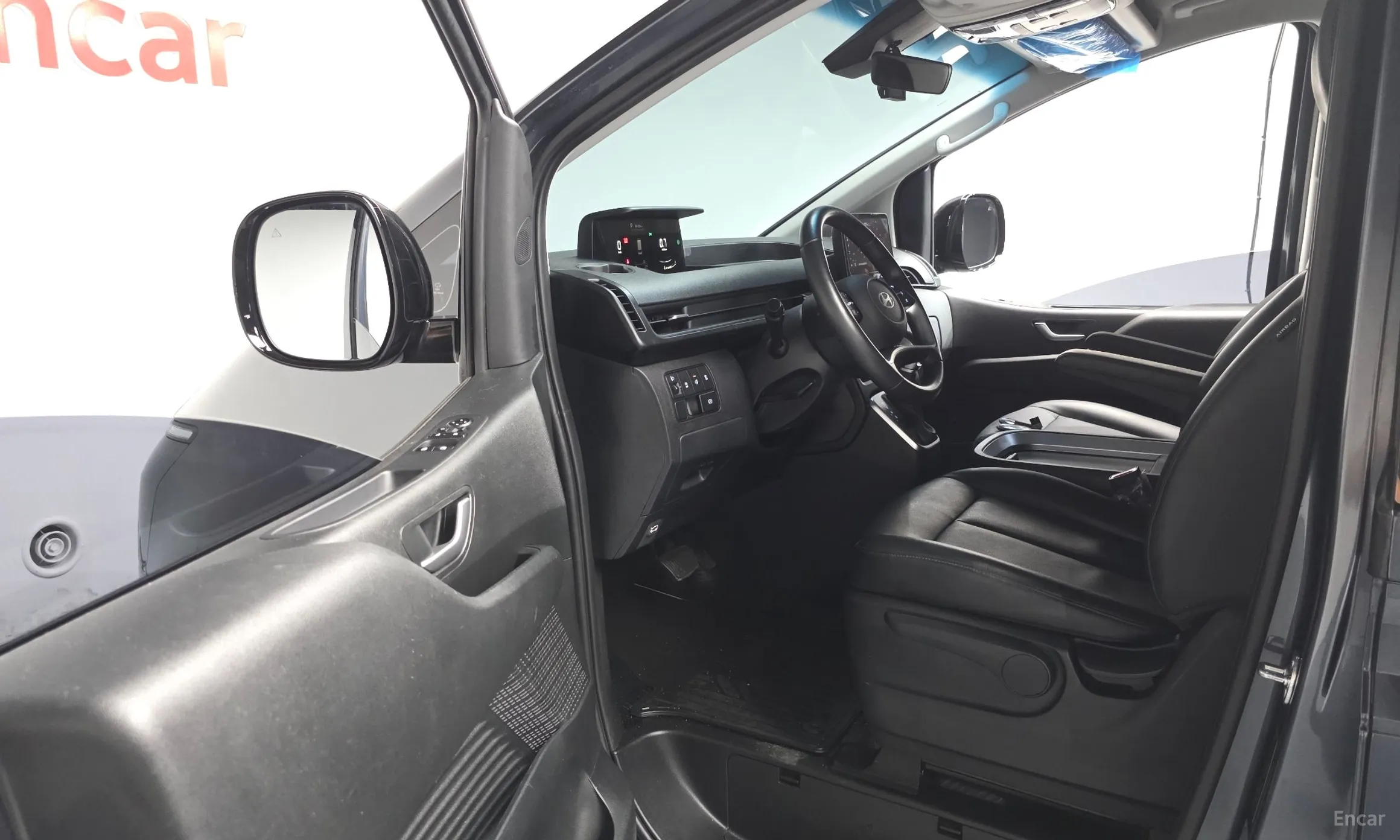 Hyundai Staria превью 10