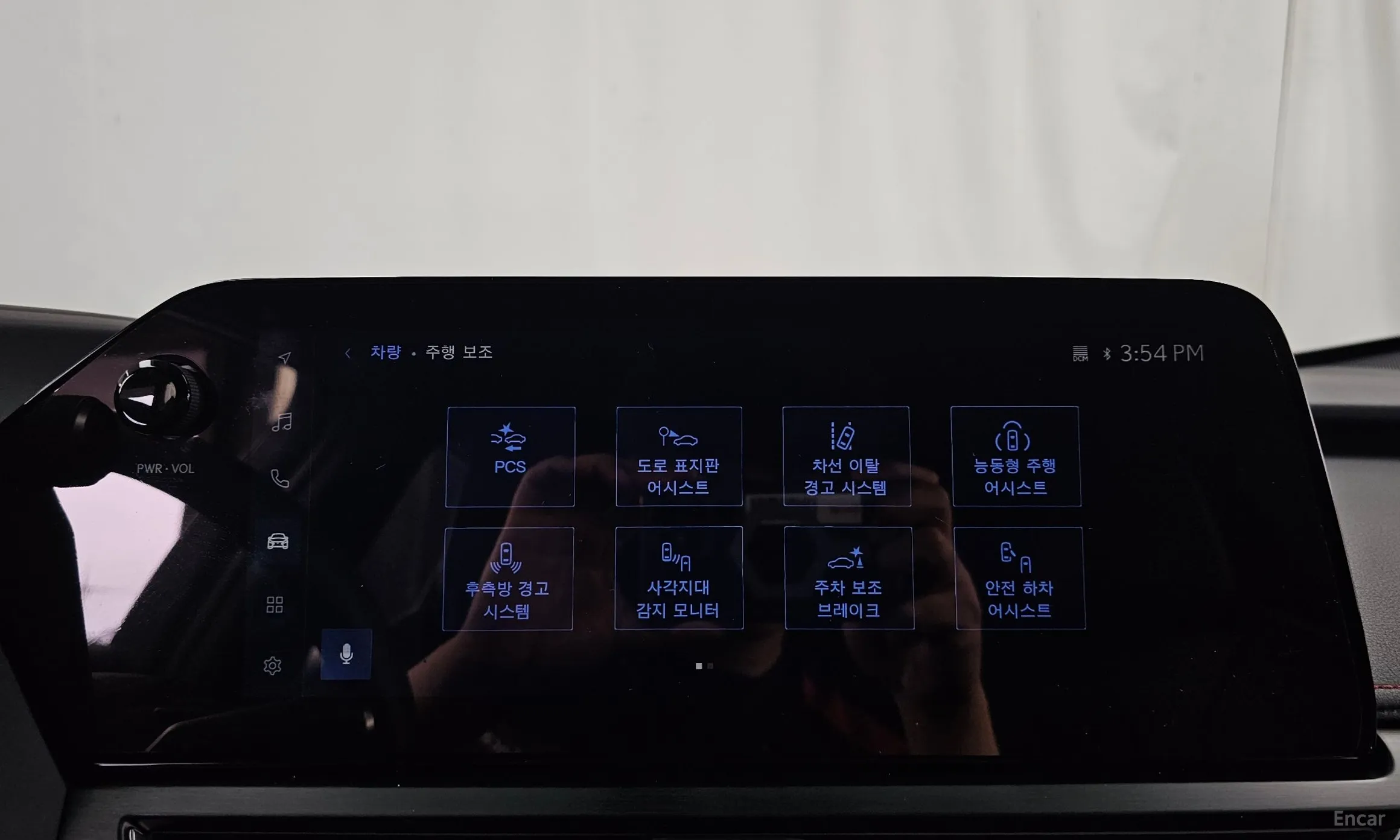 Lexus UX300h превью 16