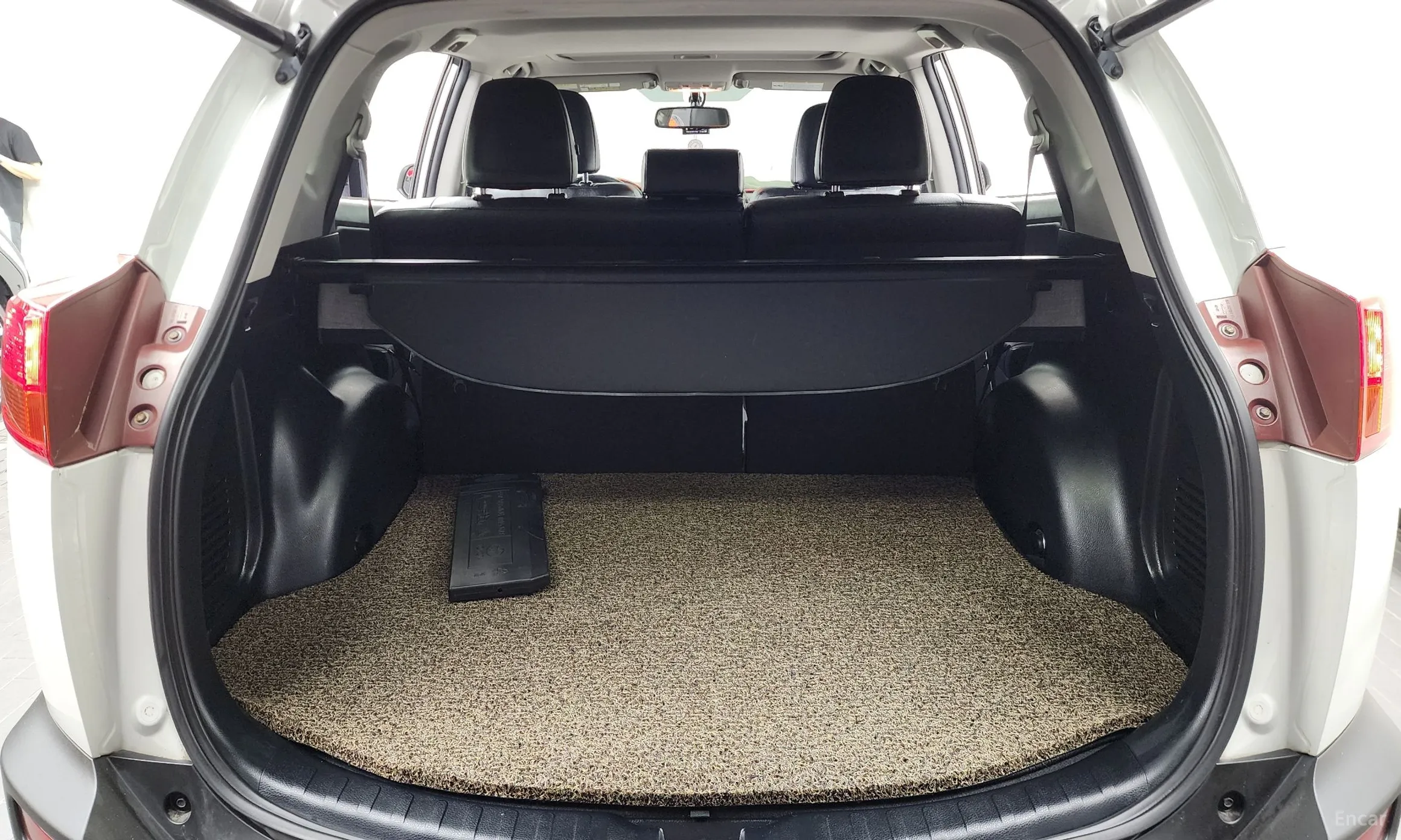 Toyota RAV4 превью 20