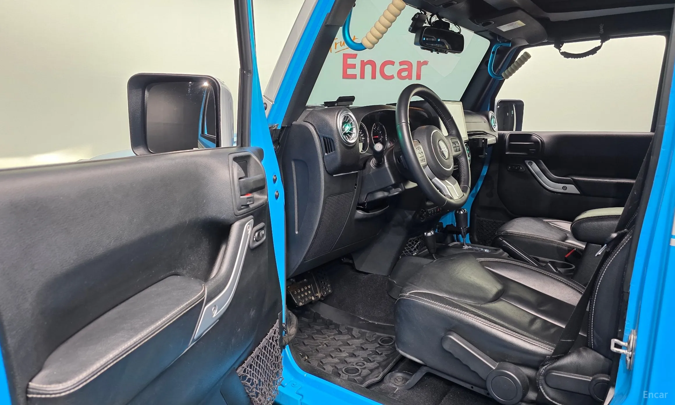 Jeep Wrangler (JK) превью 10