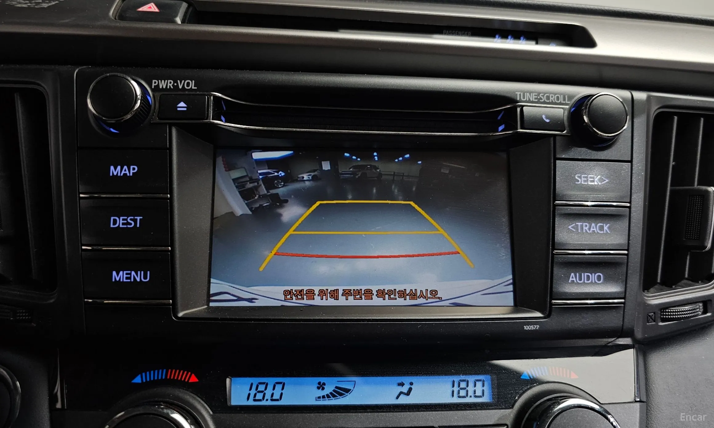 Toyota RAV4 превью 15