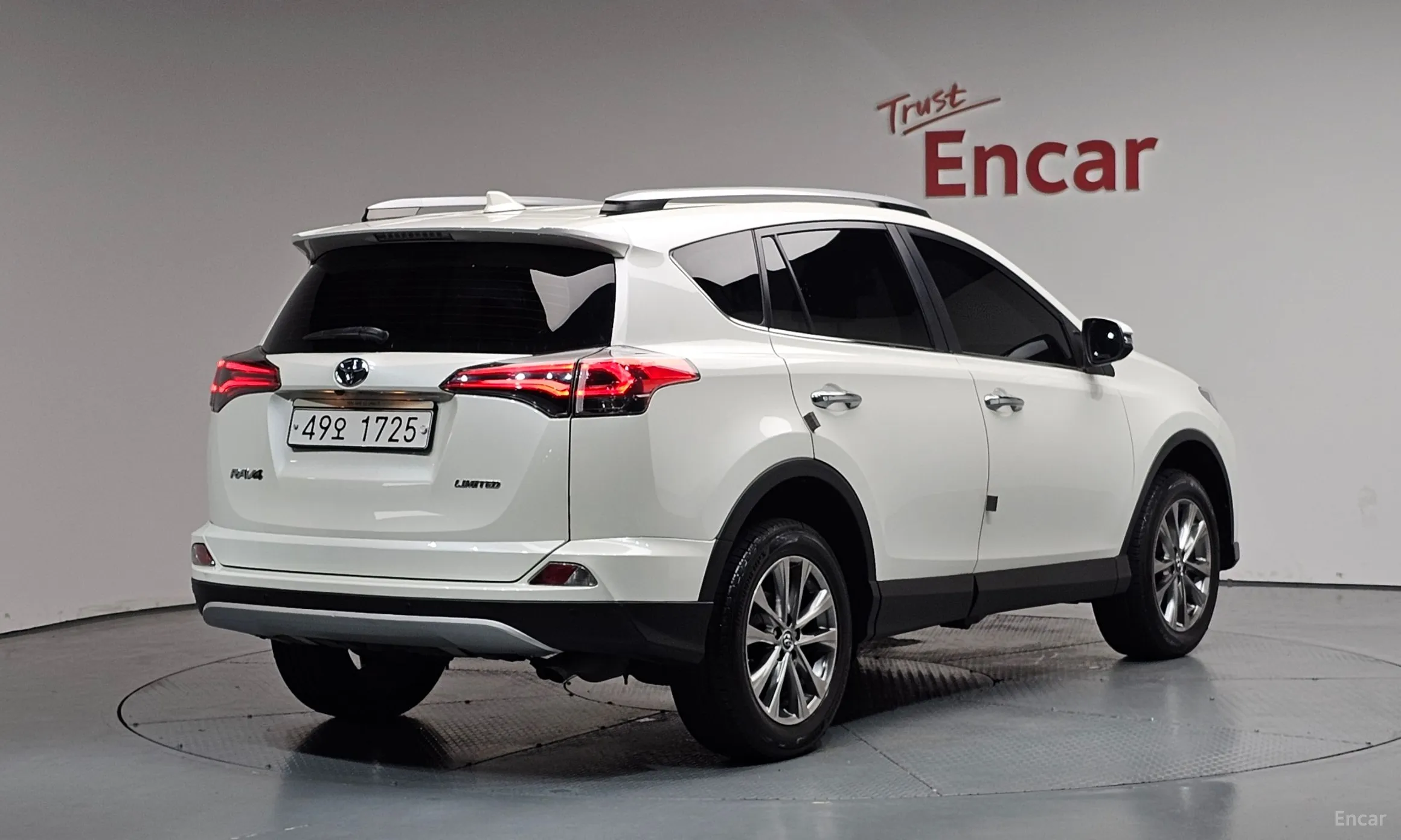 Toyota RAV4 превью 2