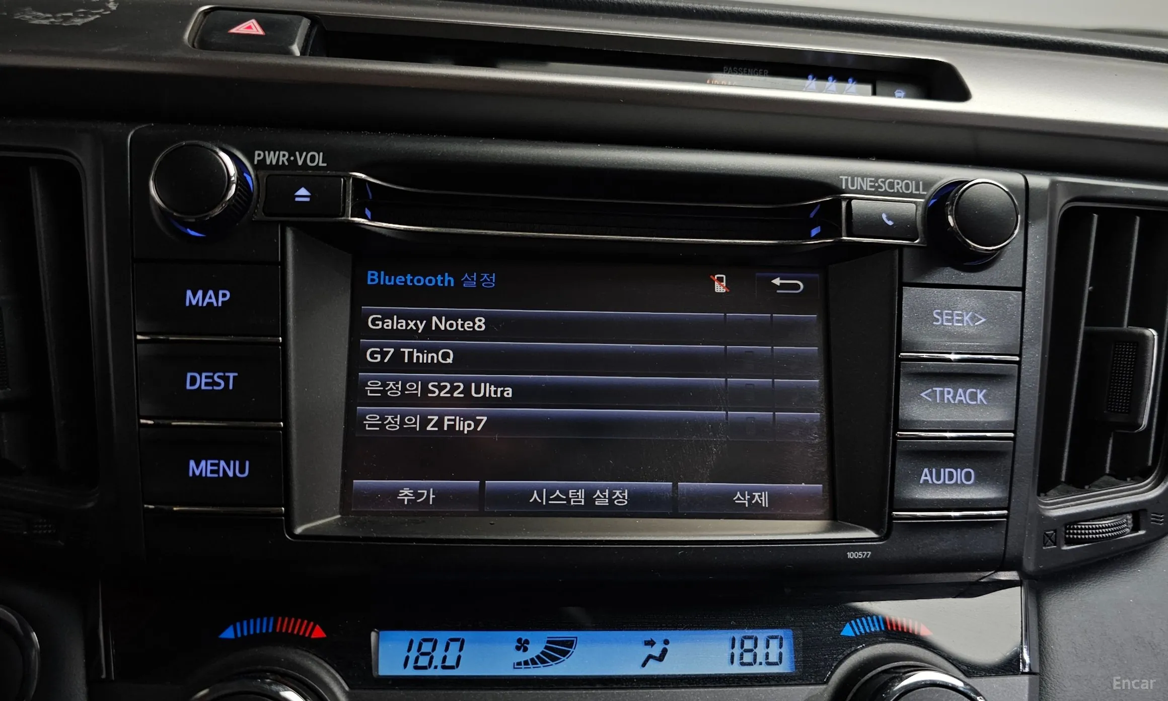 Toyota RAV4 превью 16