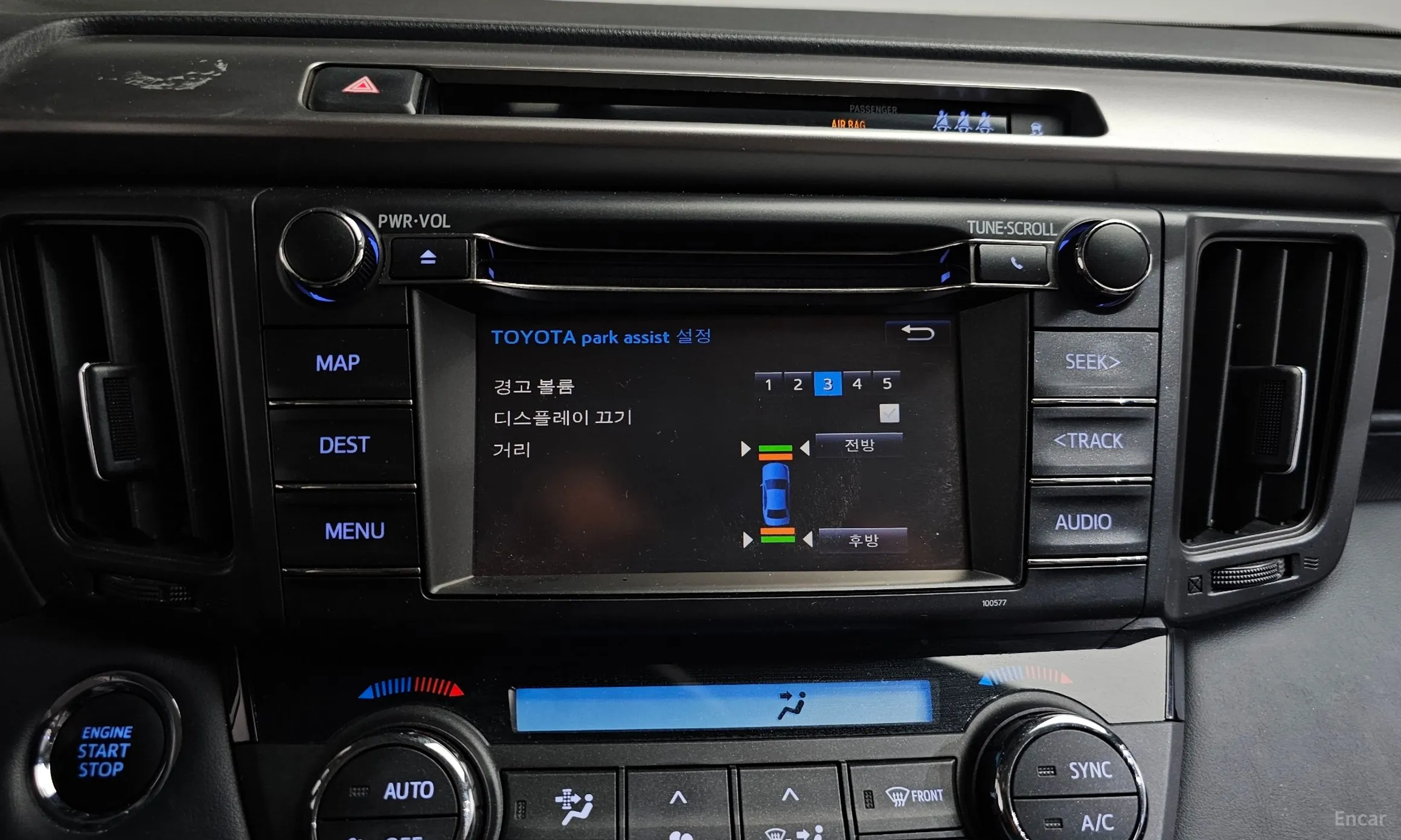 Toyota RAV4 превью 17