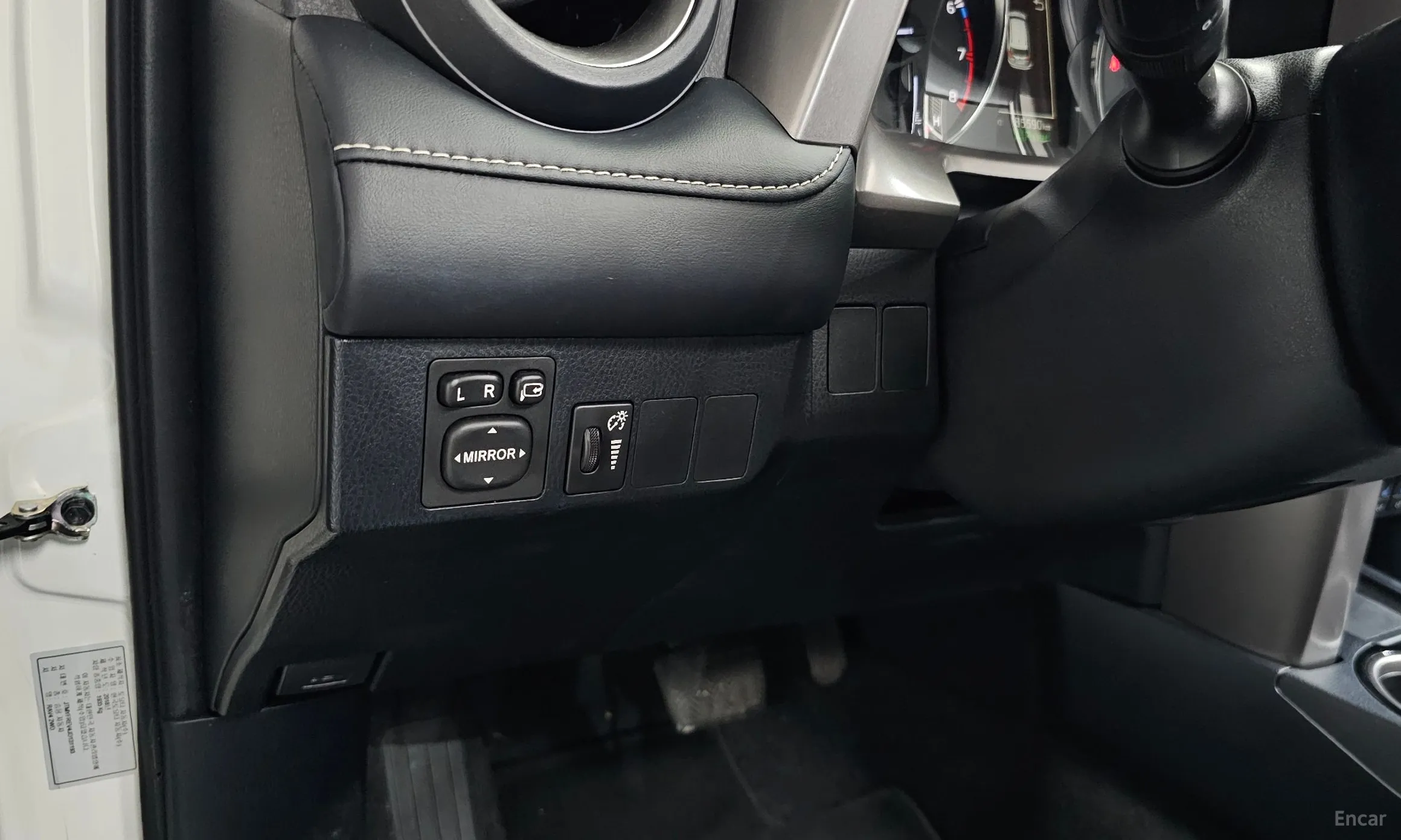 Toyota RAV4 превью 18