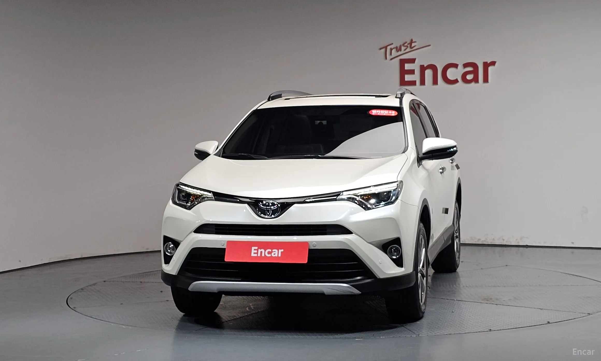 Toyota RAV4 превью 3
