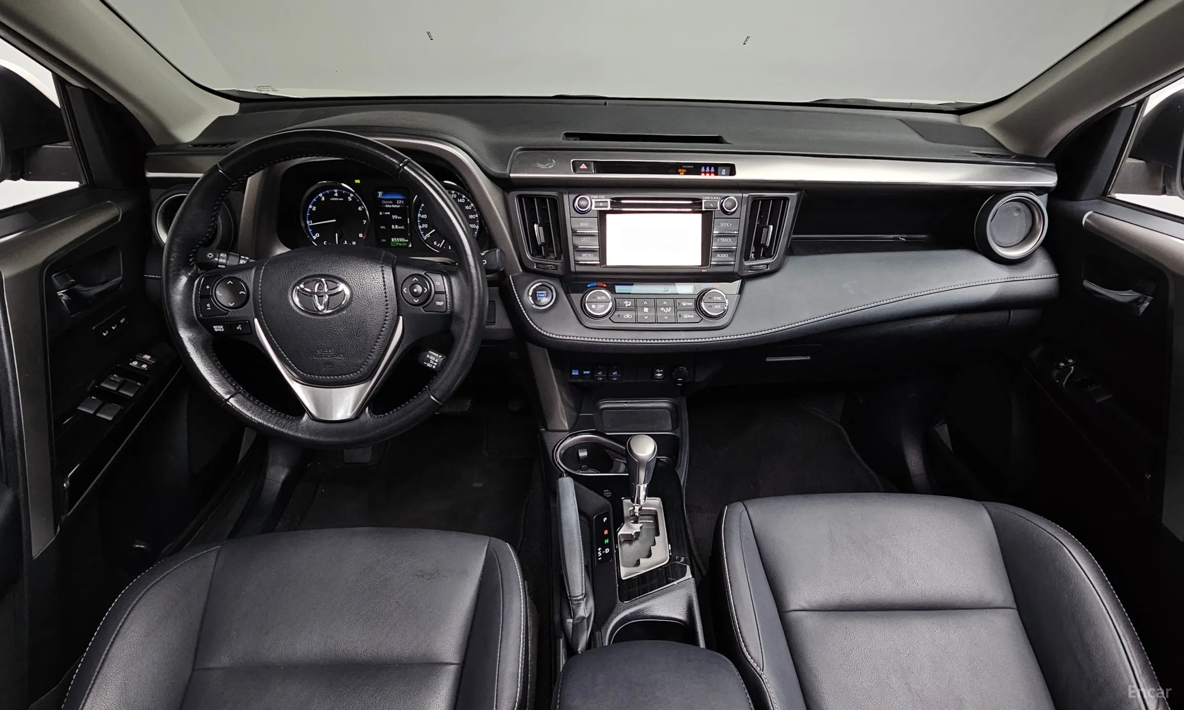 Toyota RAV4 превью 7