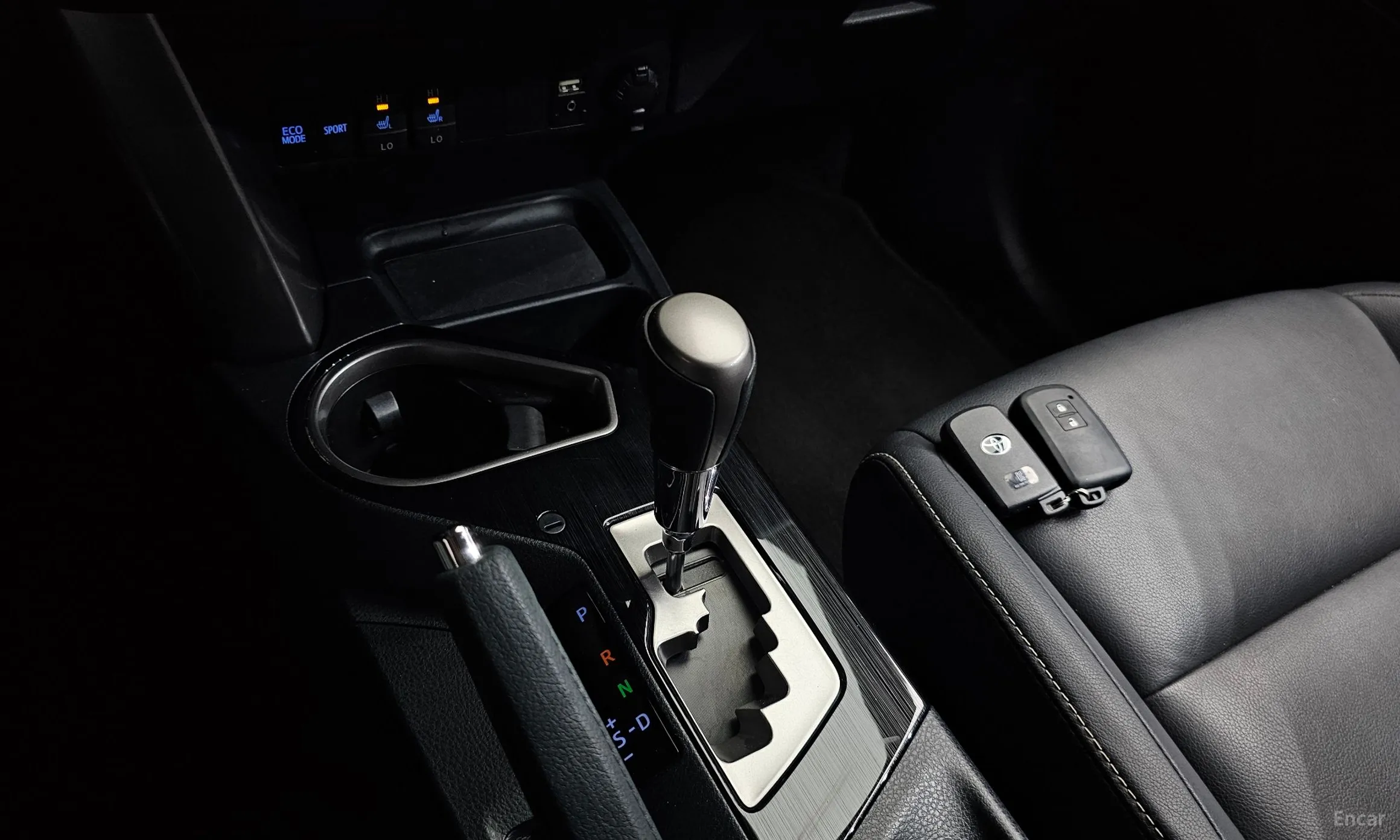 Toyota RAV4 превью 9