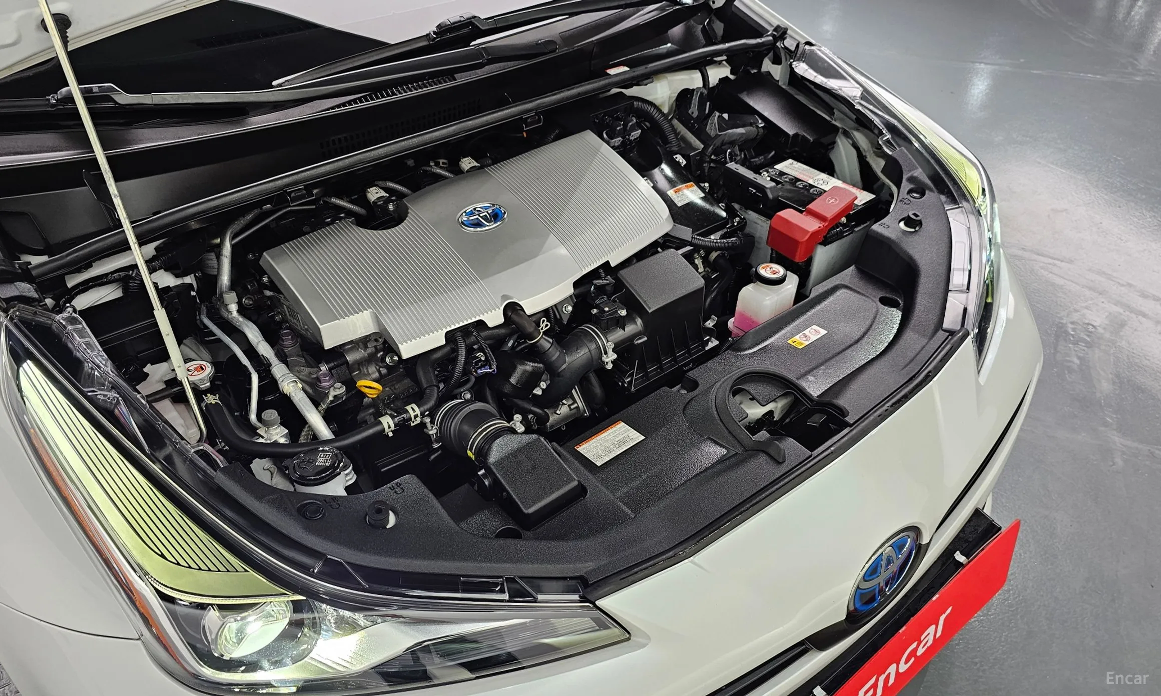 Toyota Prius 4th Generation превью 6