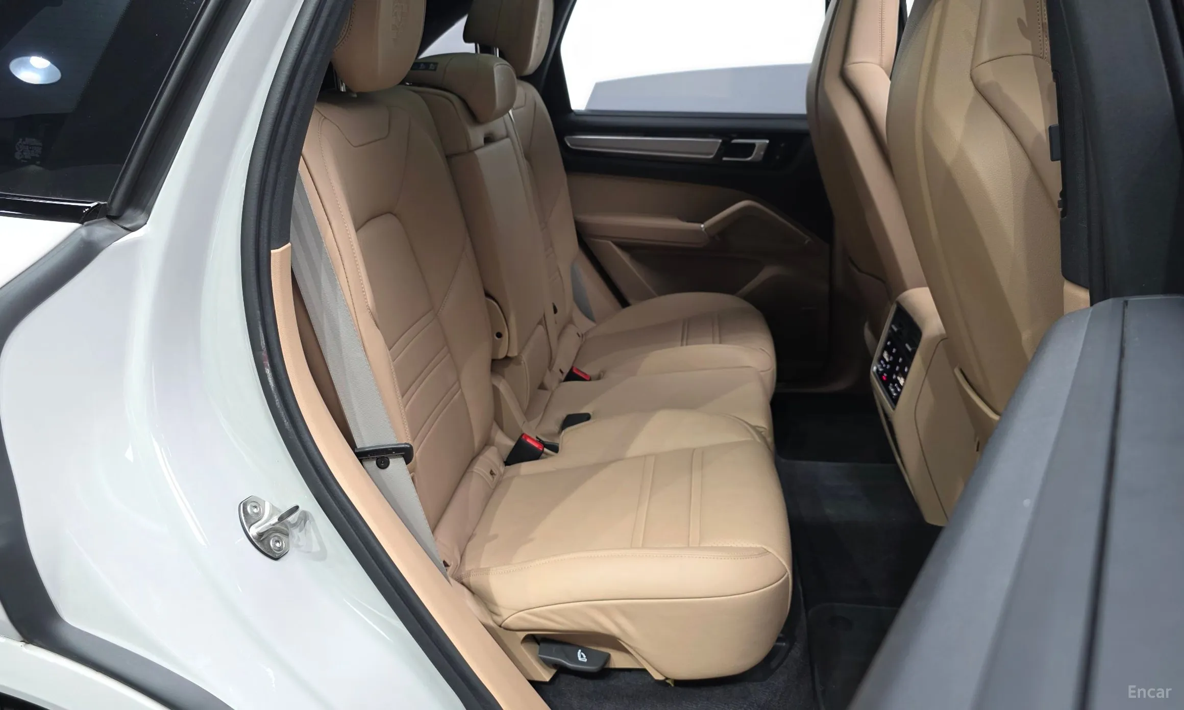 Porsche Cayenne (PO536) превью 12