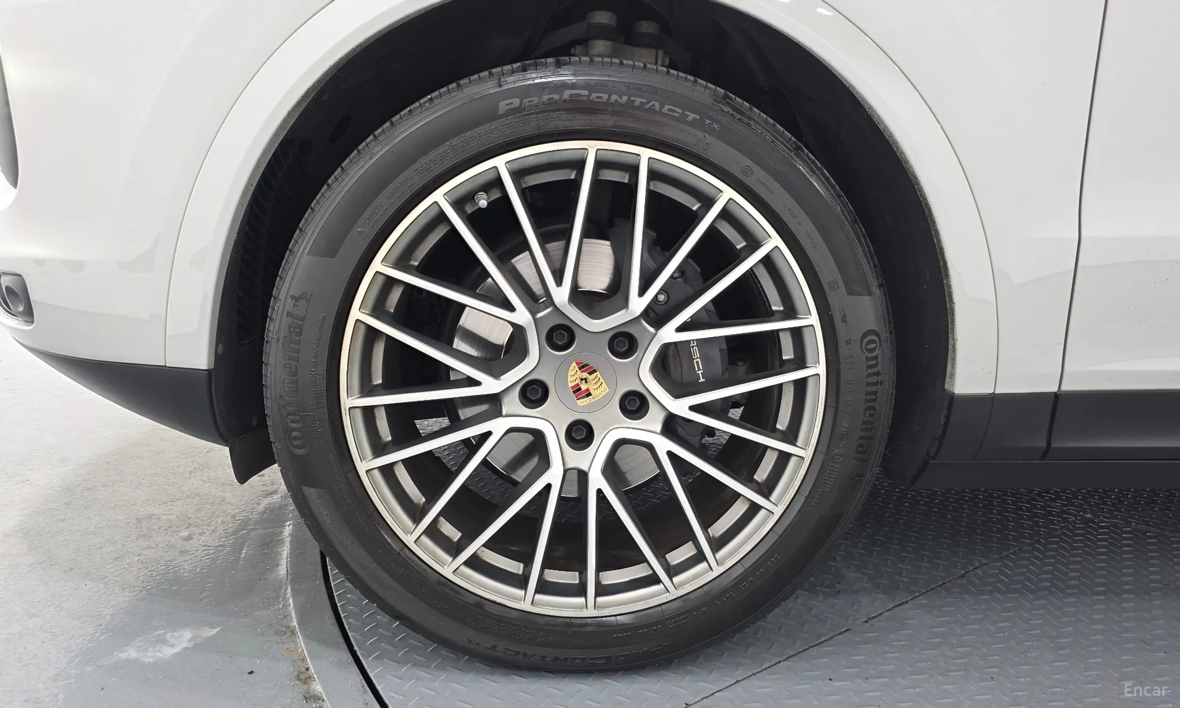 Porsche Cayenne (PO536) превью 5