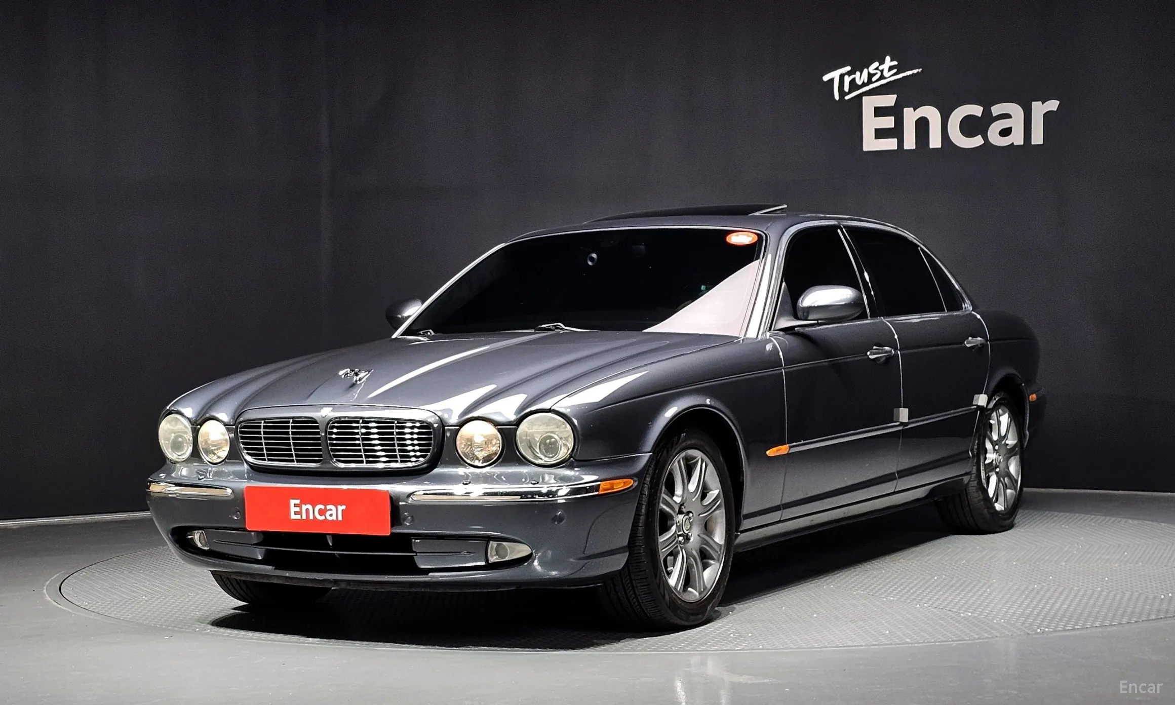 Jaguar XJ-8
