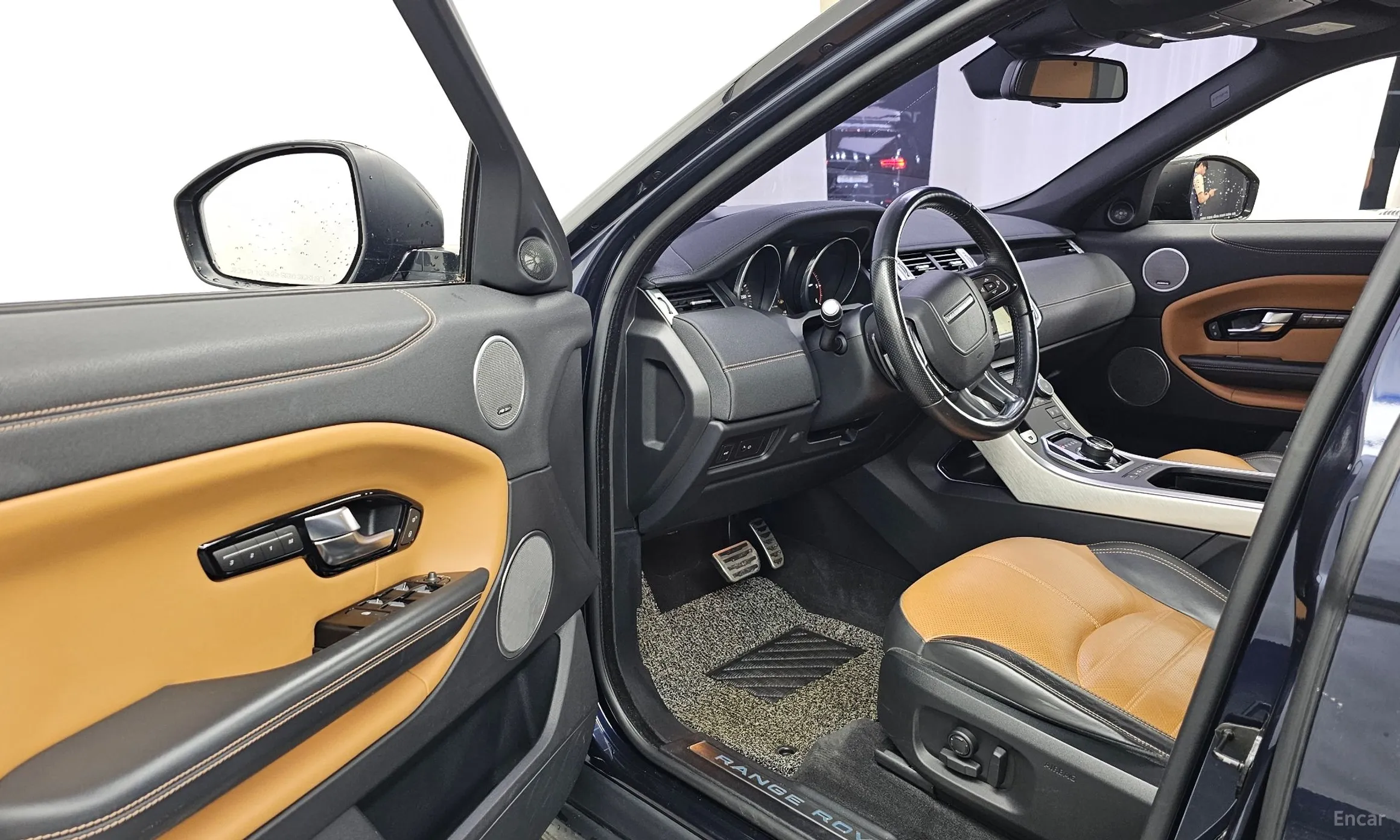 Land Rover Range Rover Evoque превью 10