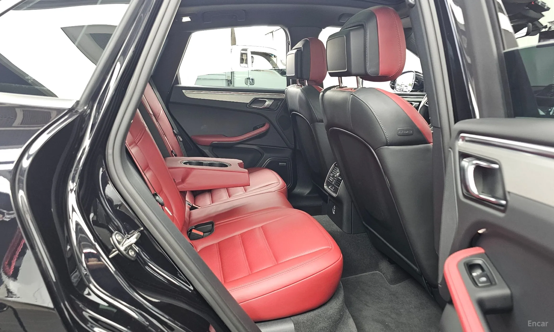 Porsche Macan превью 12