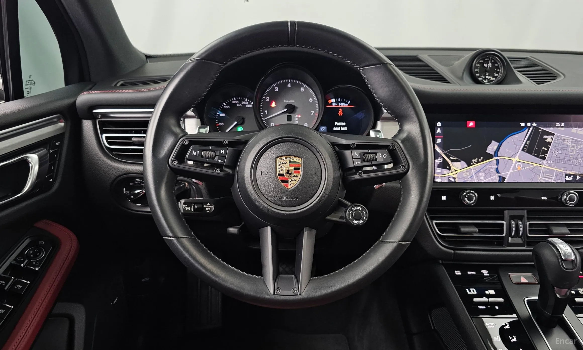 Porsche Macan превью 13