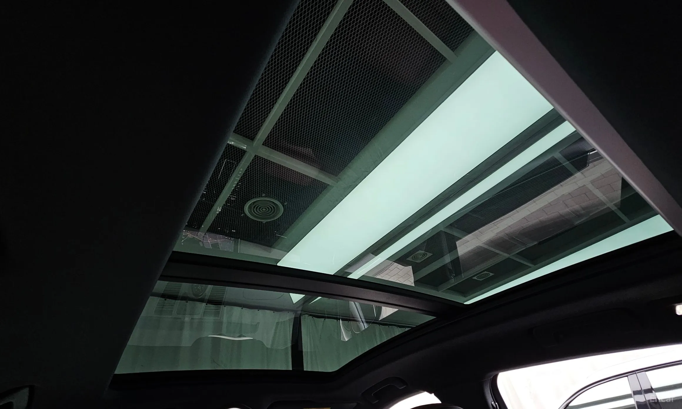 Porsche Macan превью 17