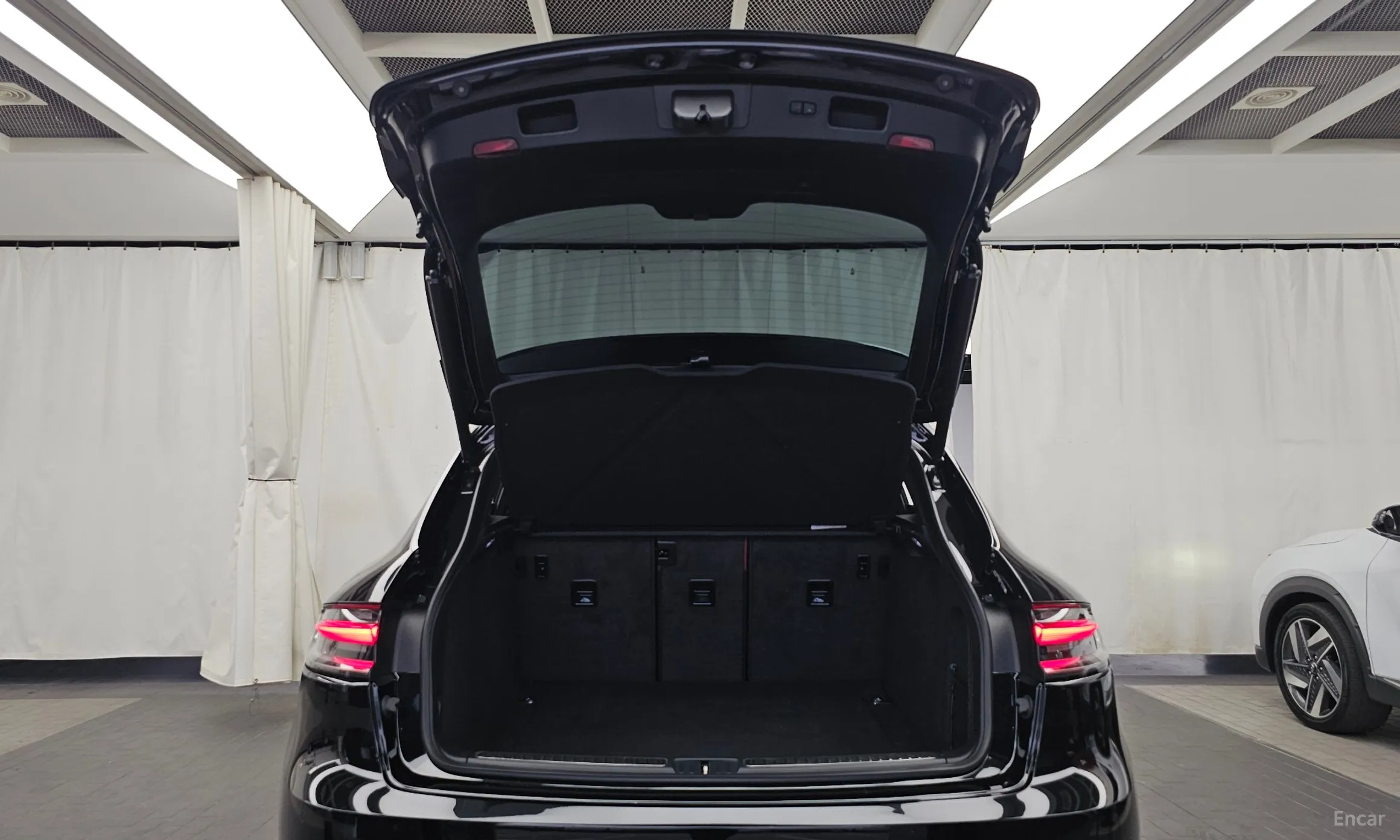 Porsche Macan превью 20