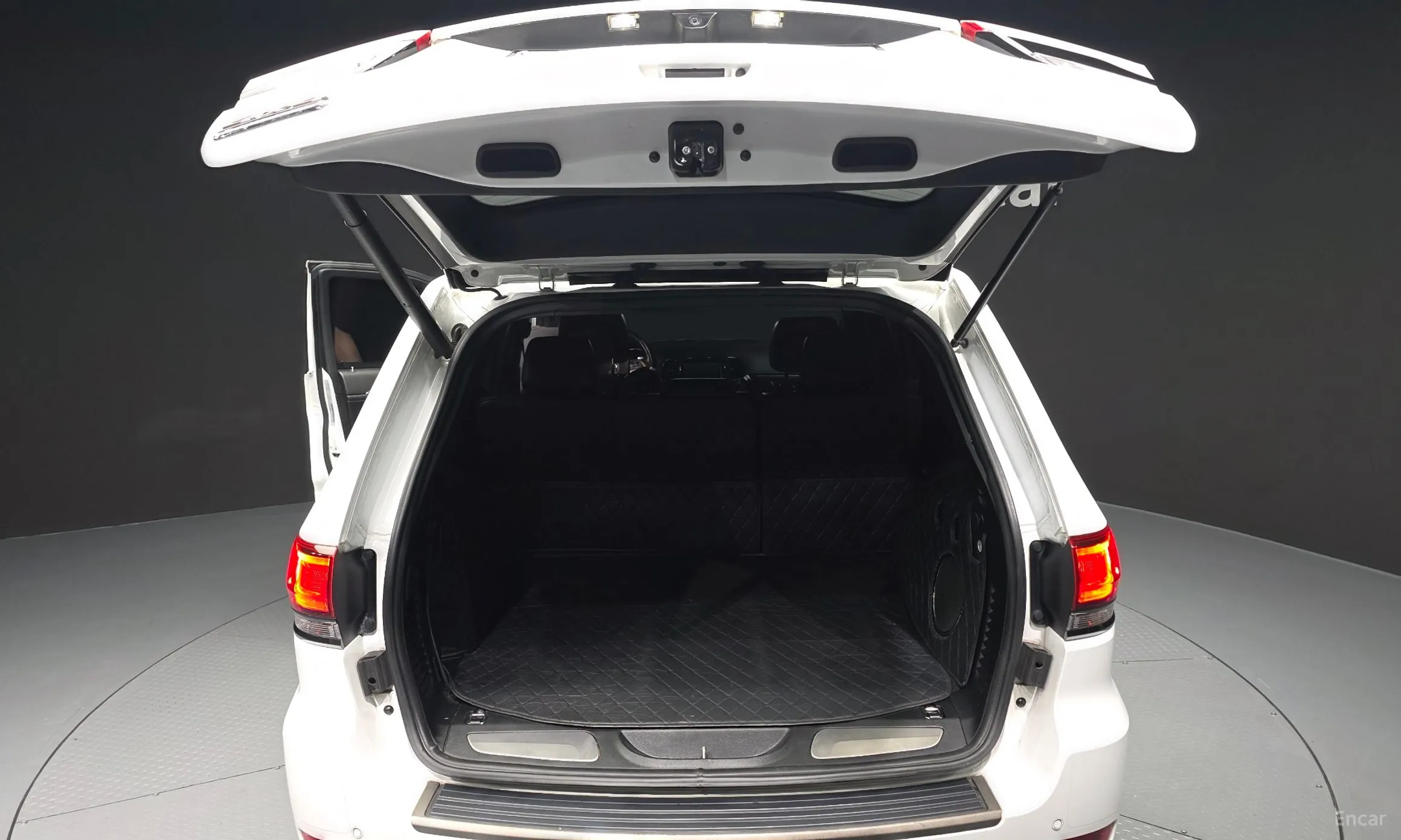 Jeep Grand Cherokee превью 20