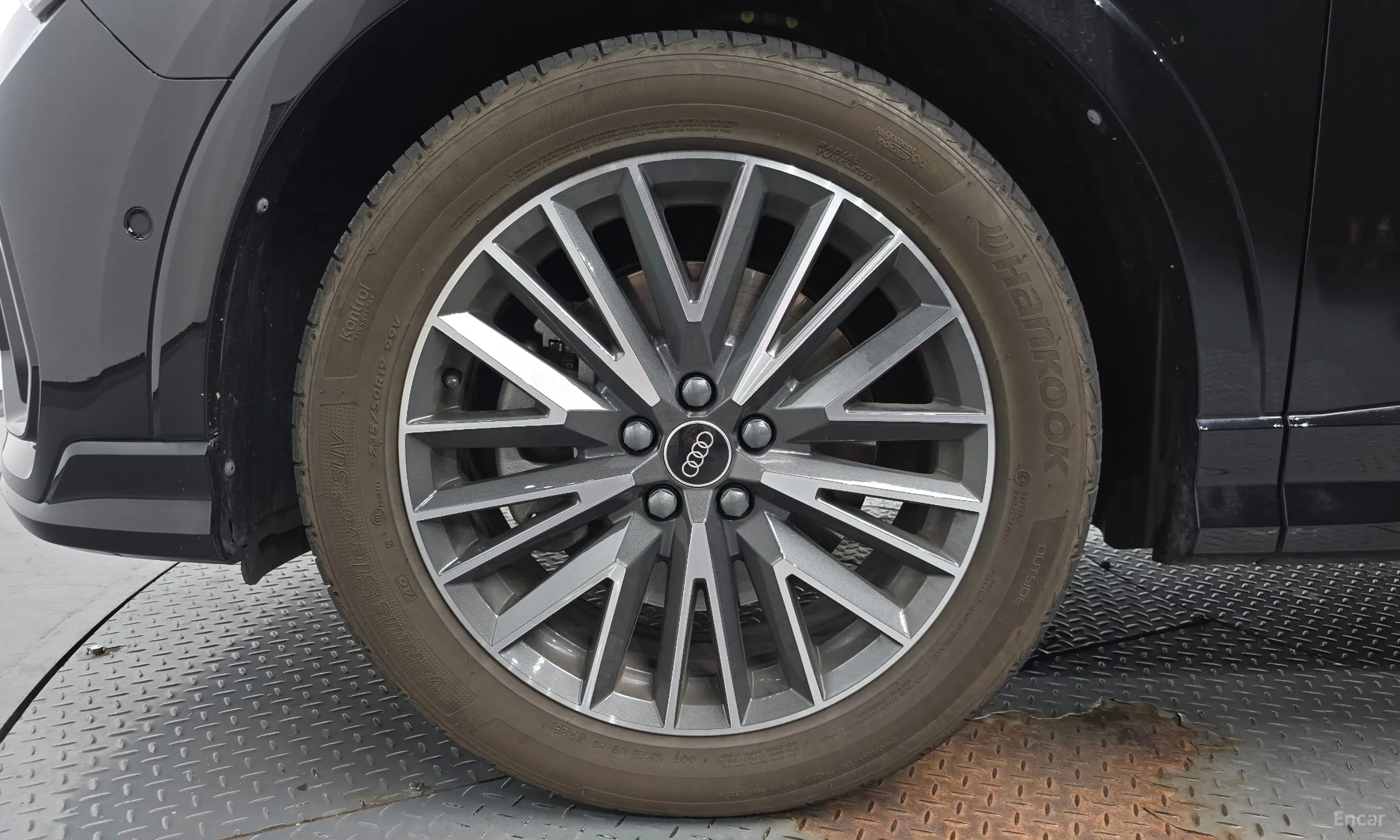 Audi Q3 (F3) превью 5