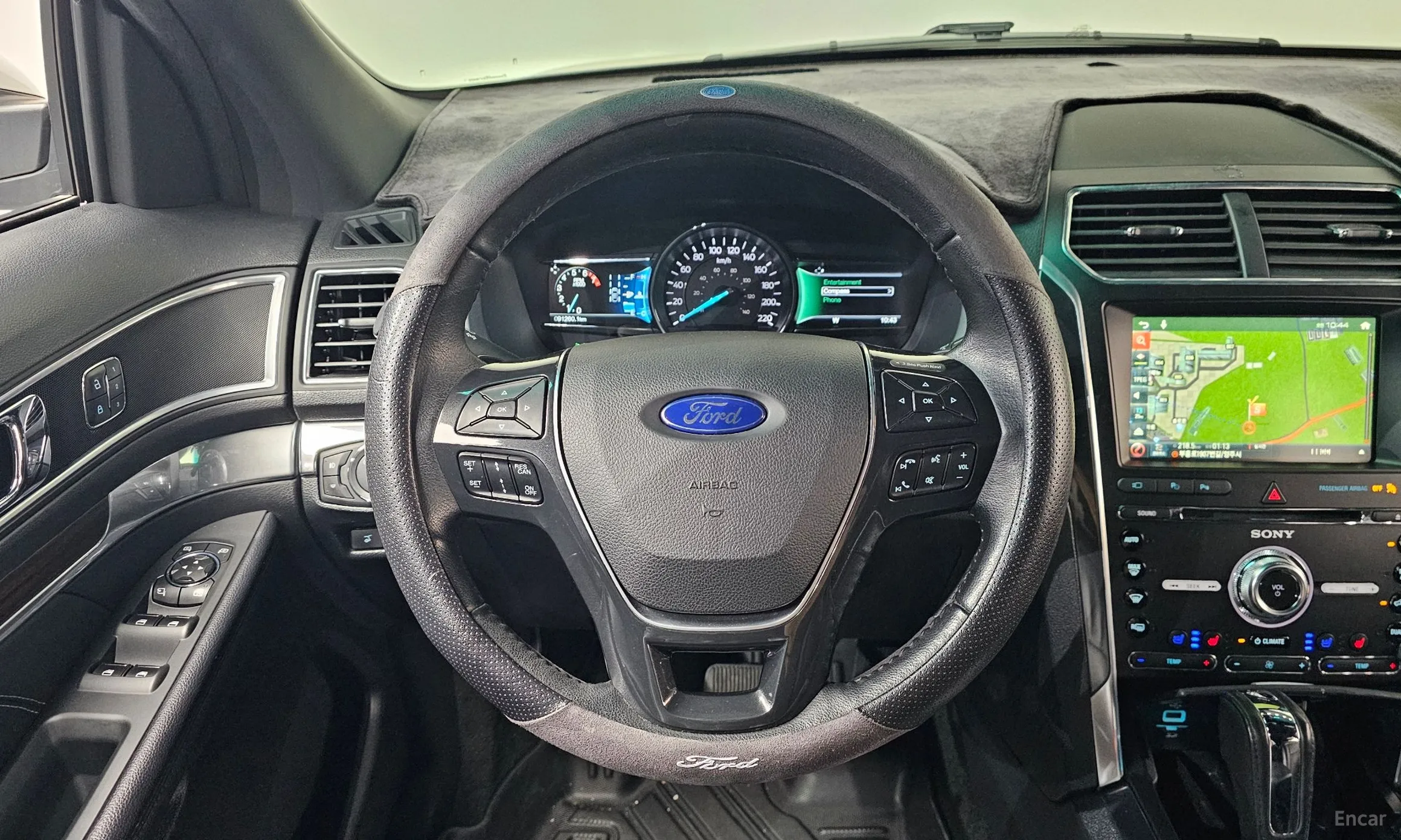 Ford Explorer превью 12