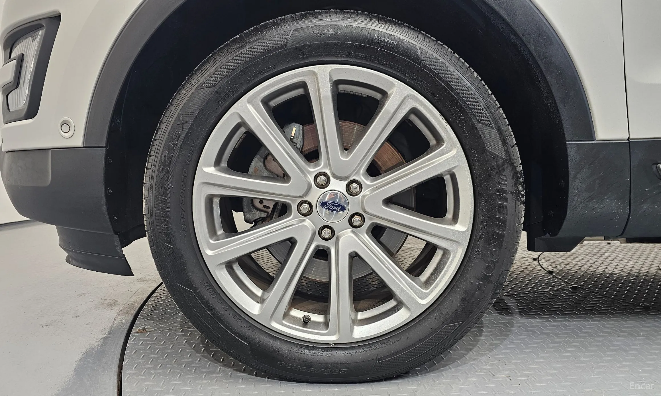 Ford Explorer превью 5