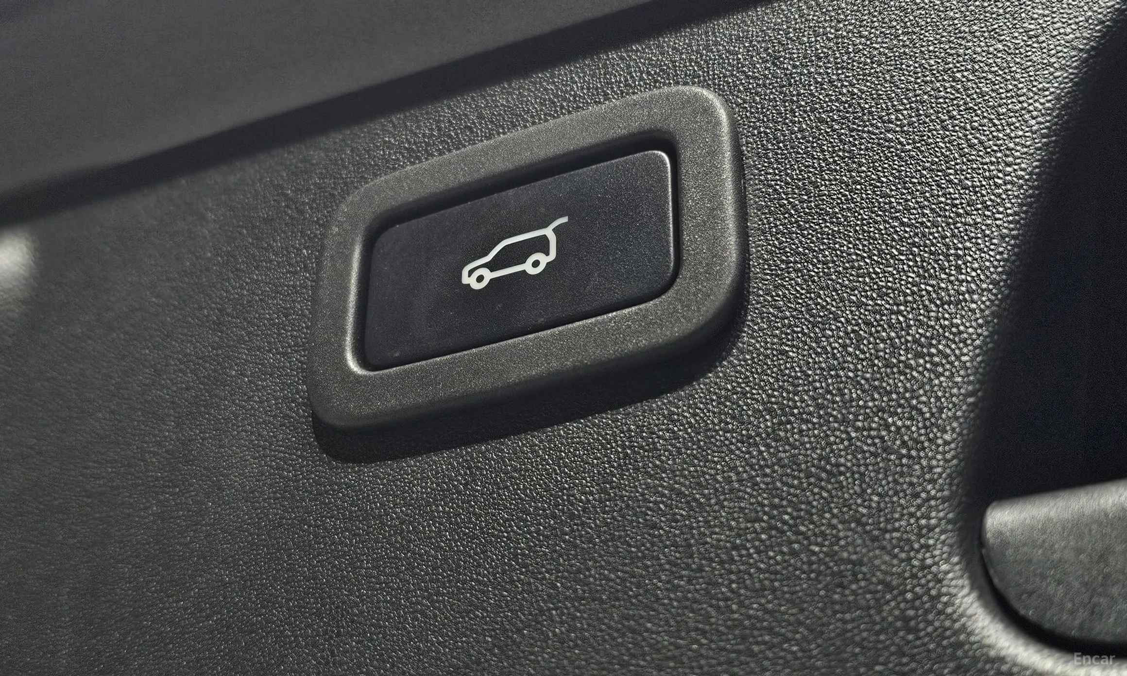 Jaguar E-PACE превью 17