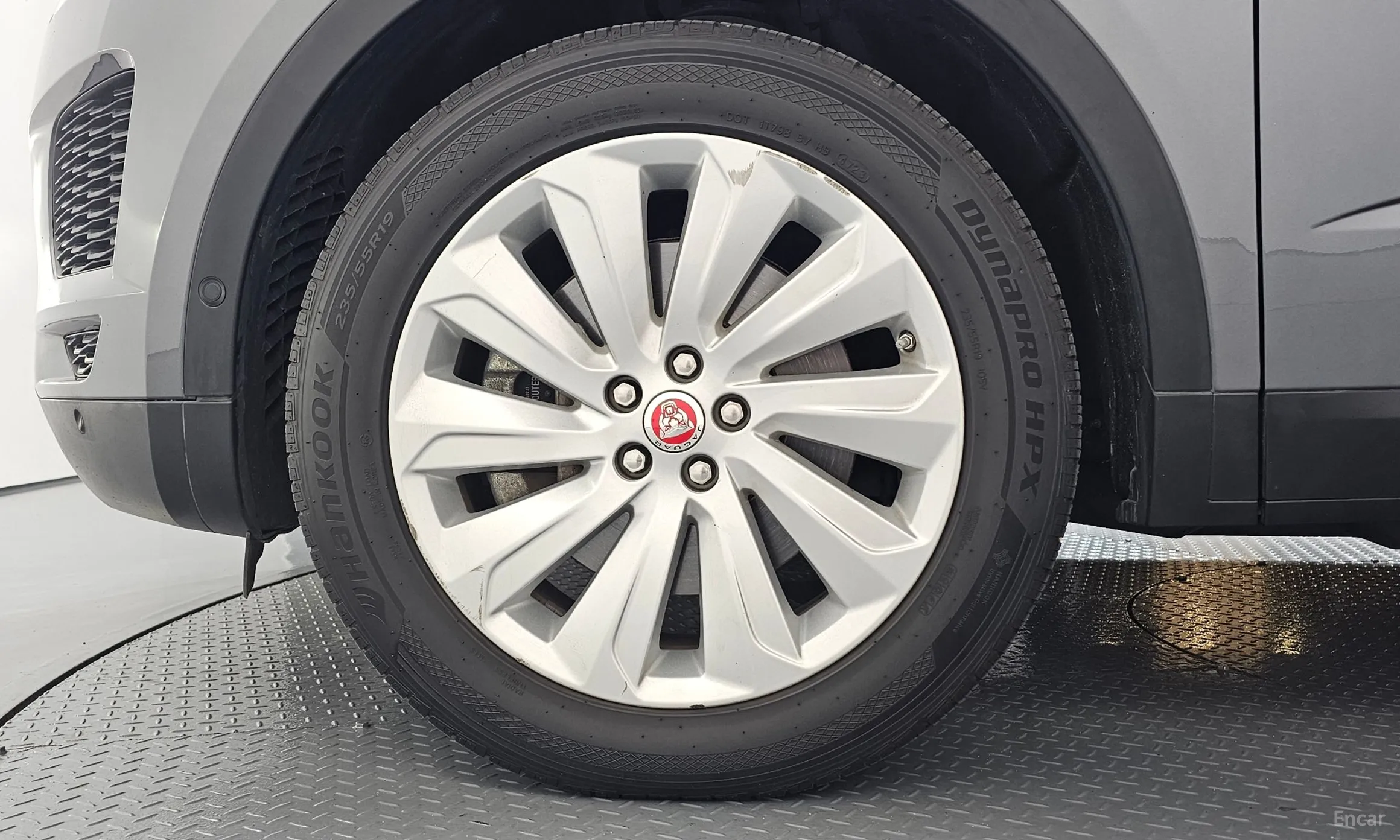Jaguar E-PACE превью 5