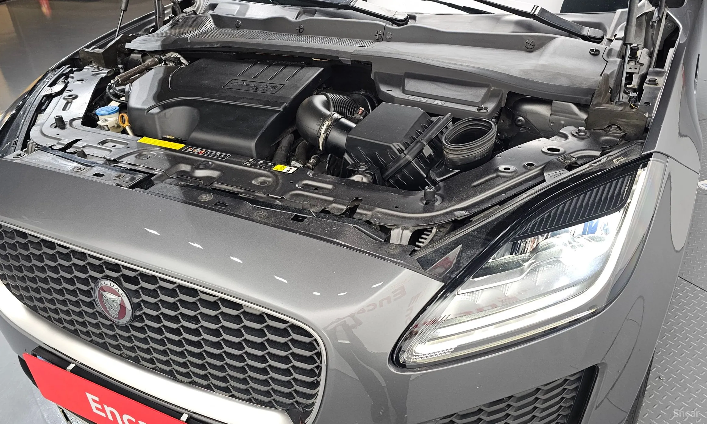 Jaguar E-PACE превью 6
