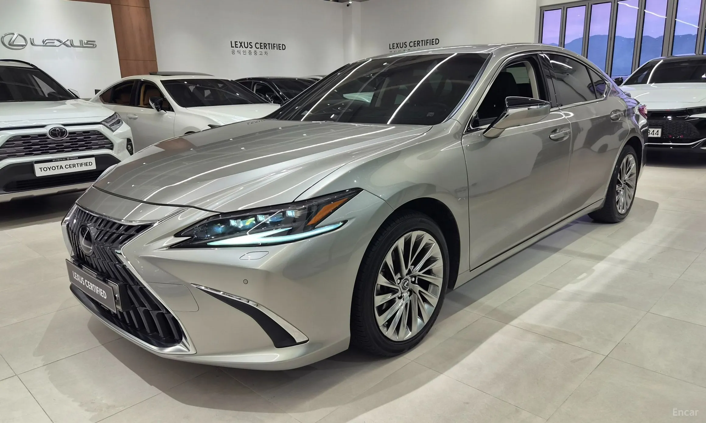 Lexus ES300h 7th Generation