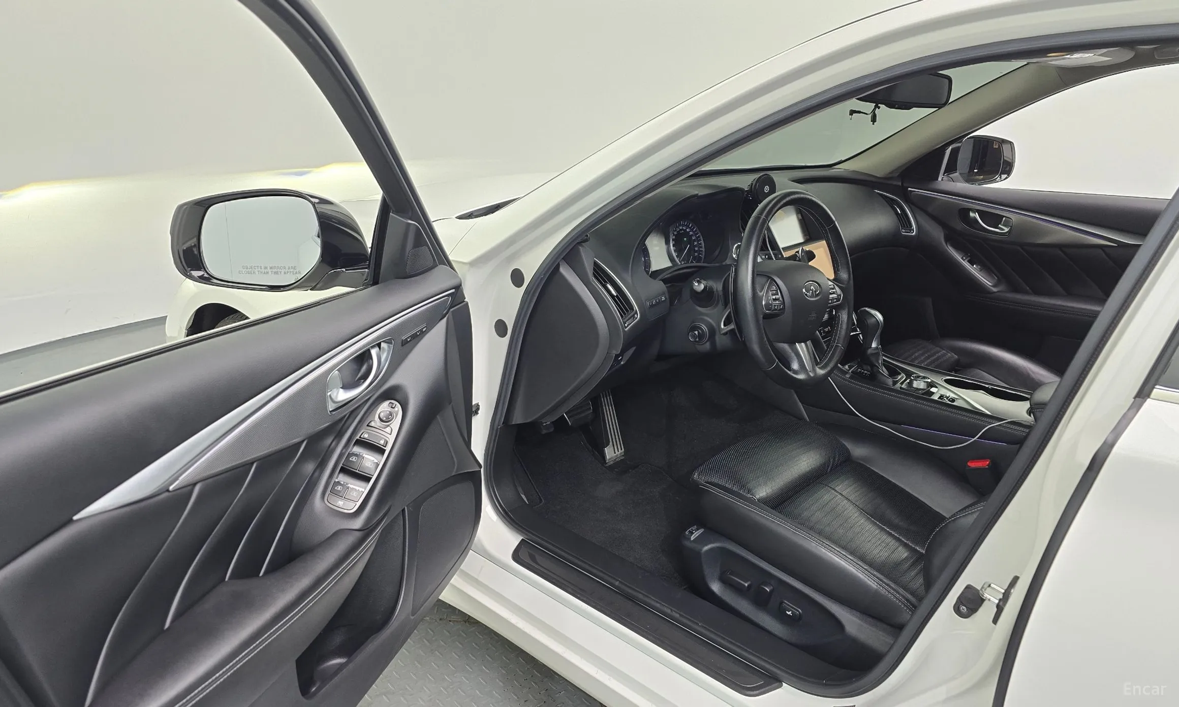 Infiniti Q50 превью 10