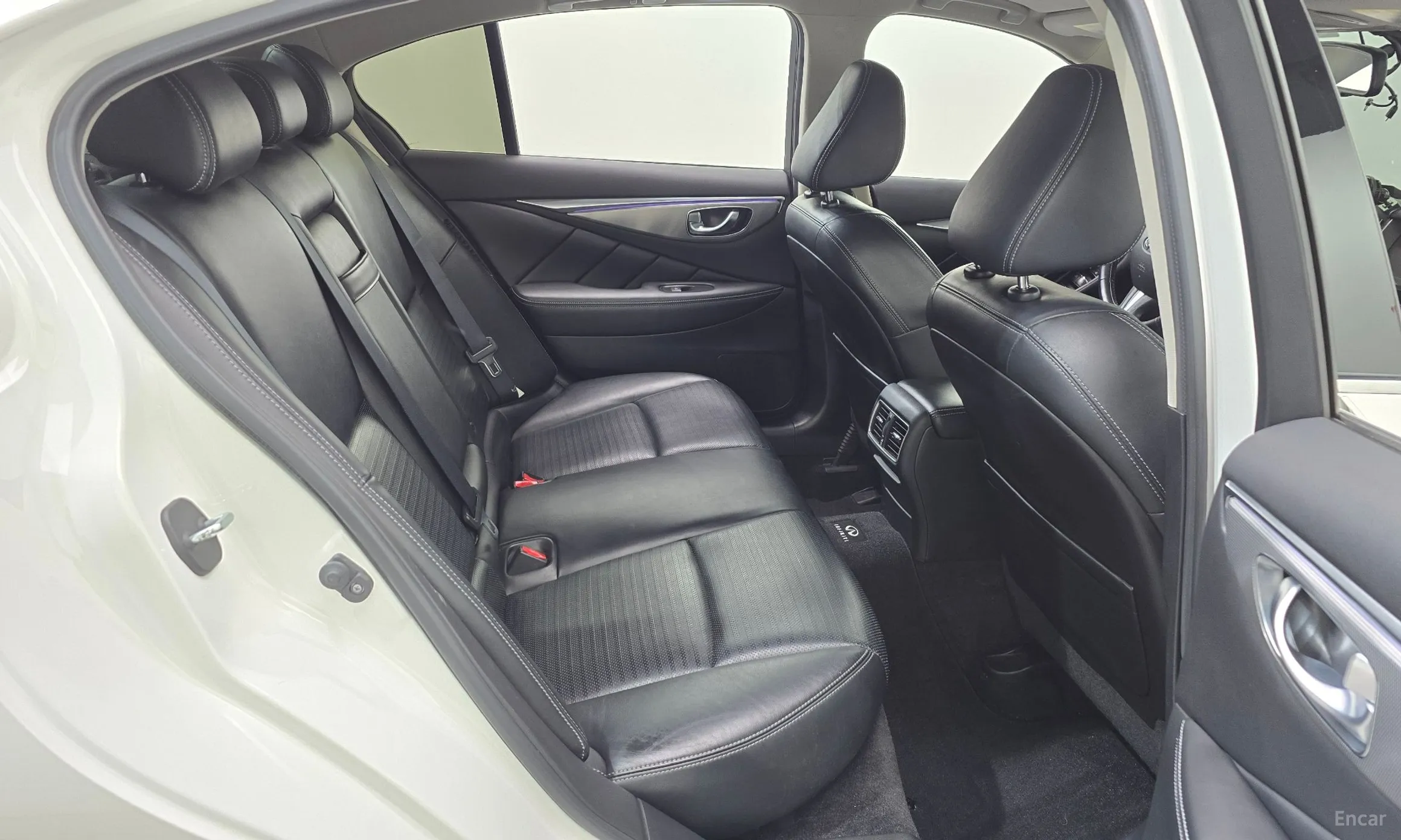 Infiniti Q50 превью 17