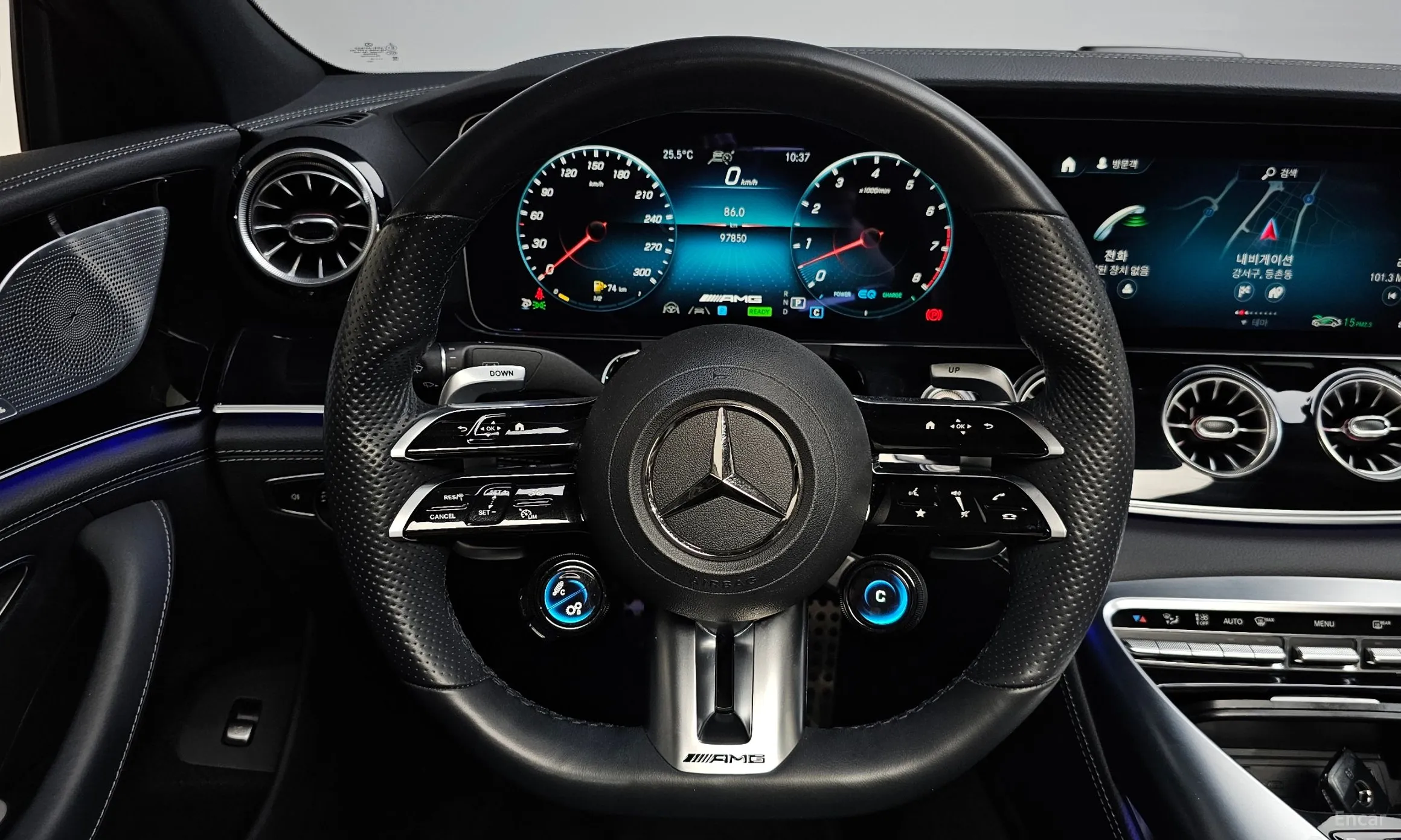 Mercedes Benz AMG GT превью 13