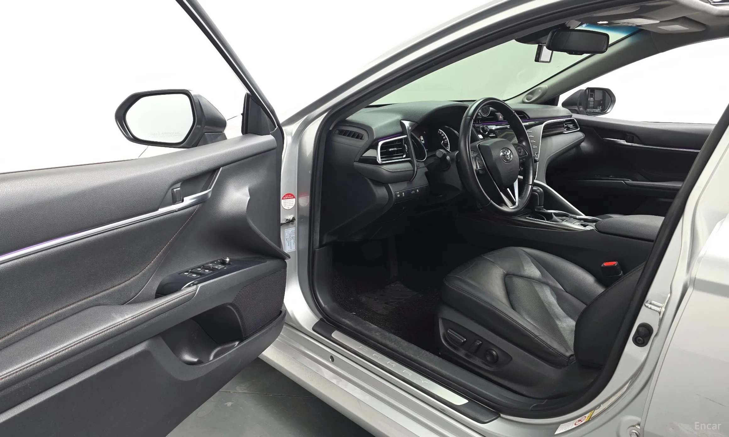 Toyota Camry (XV70) превью 10
