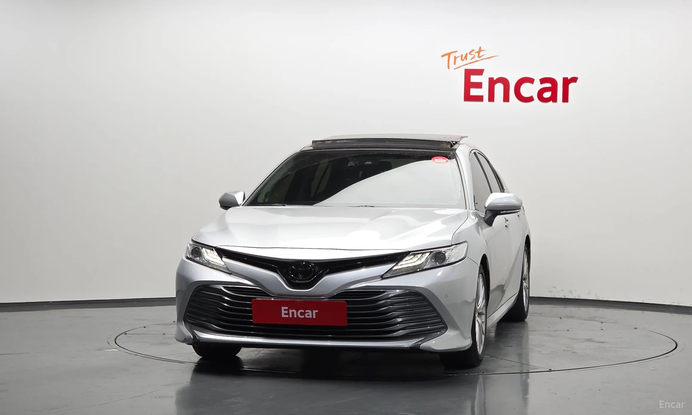 Toyota Camry (XV70) превью 3