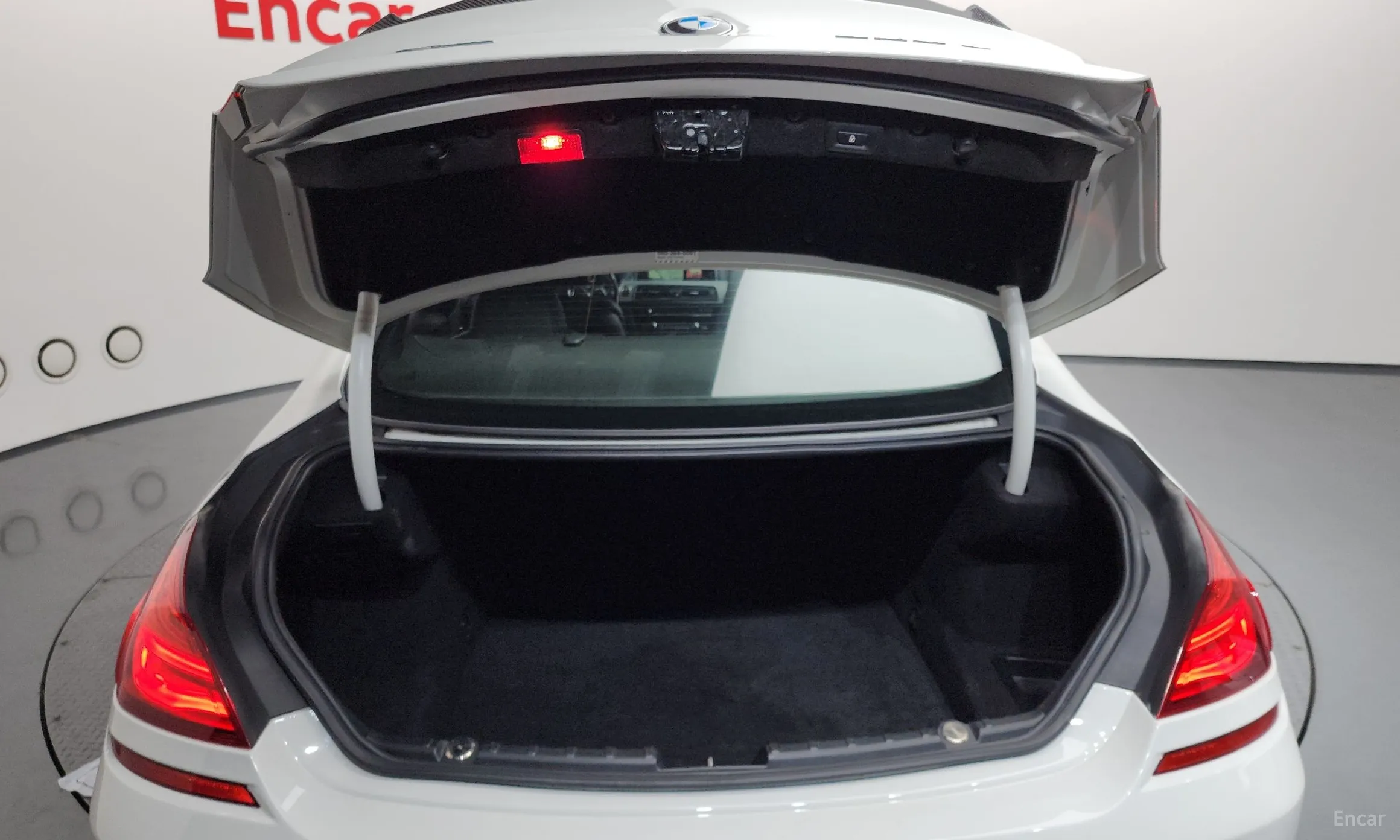 BMW 6 Series (F12) превью 20