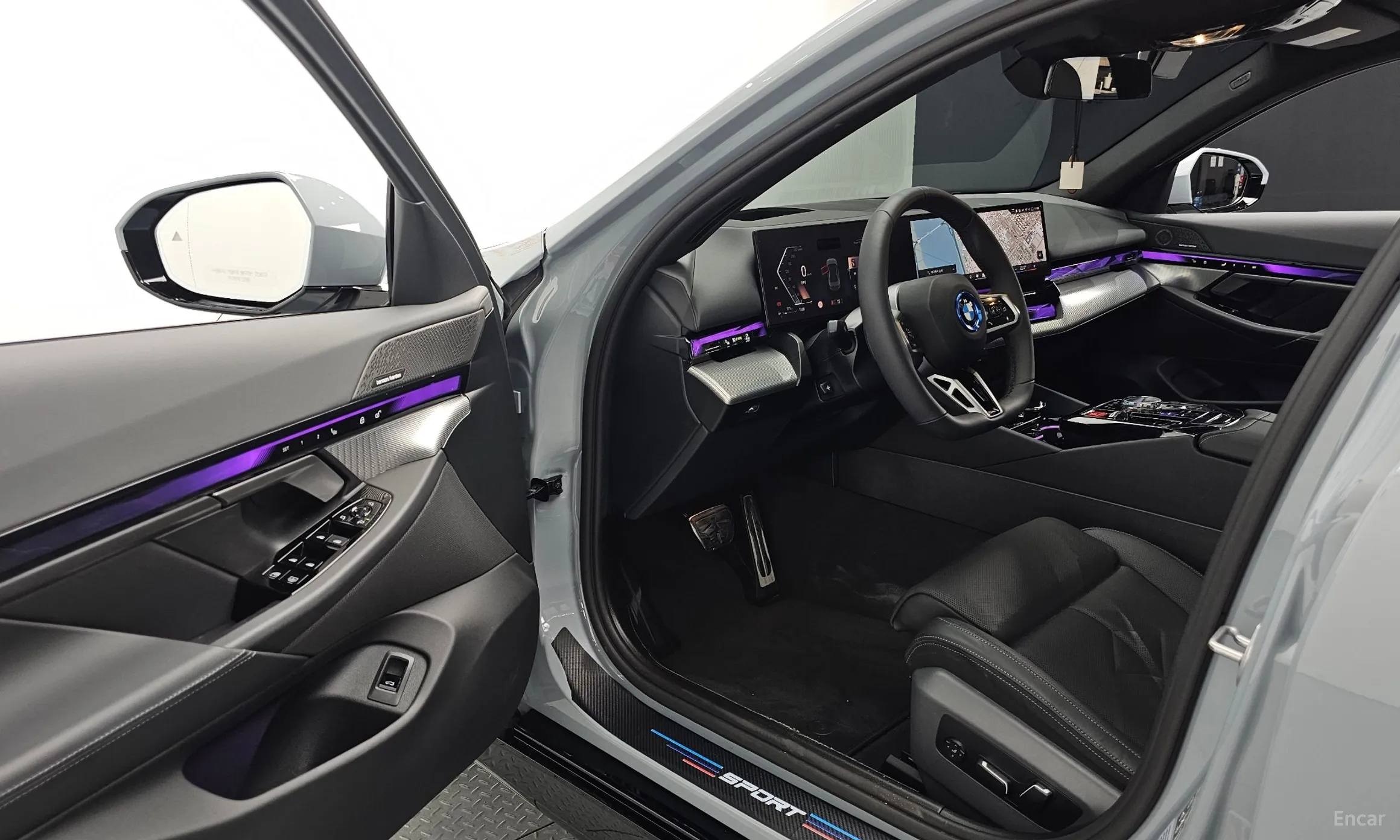 BMW 5 Series (G60) превью 11