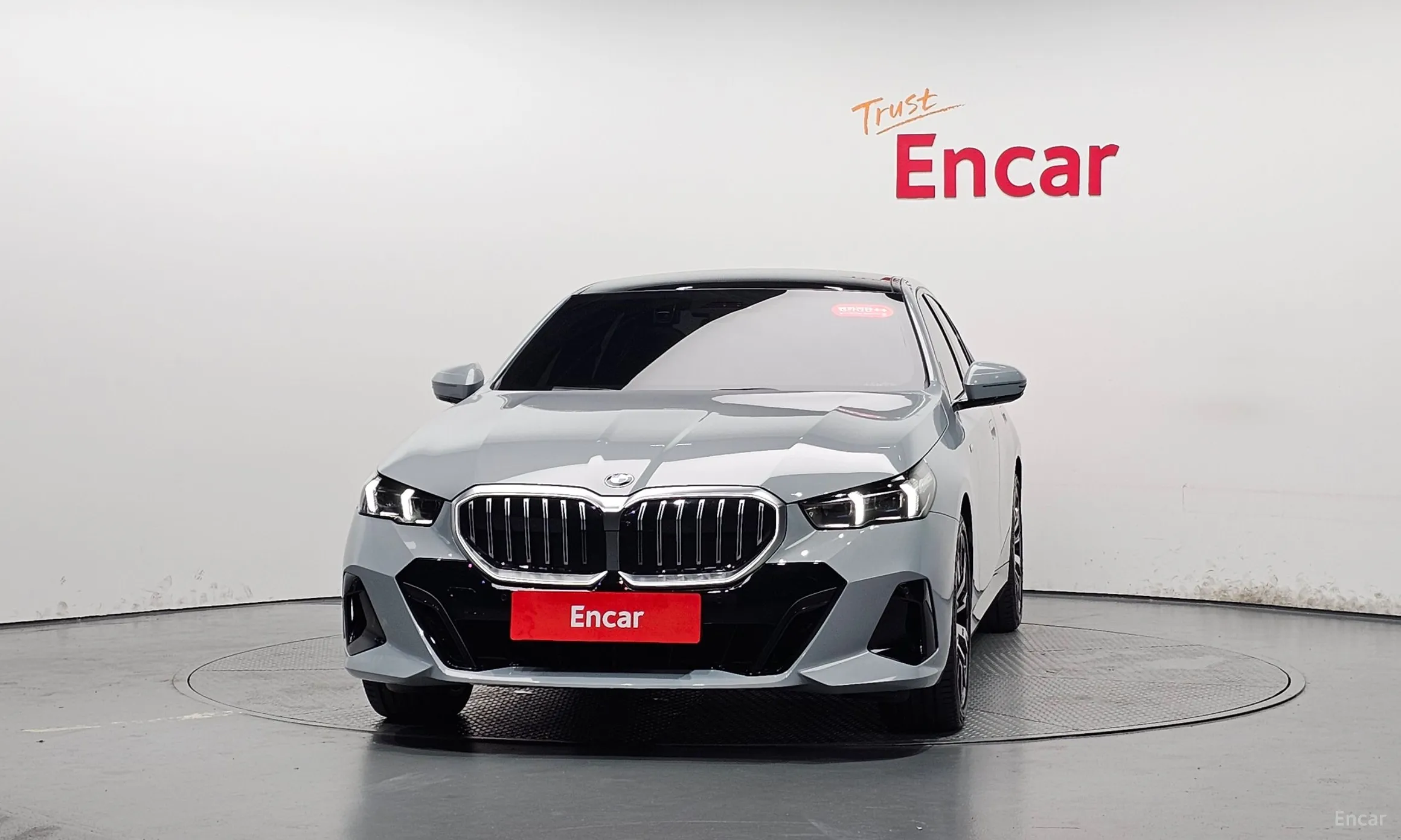 BMW 5 Series (G60) превью 3