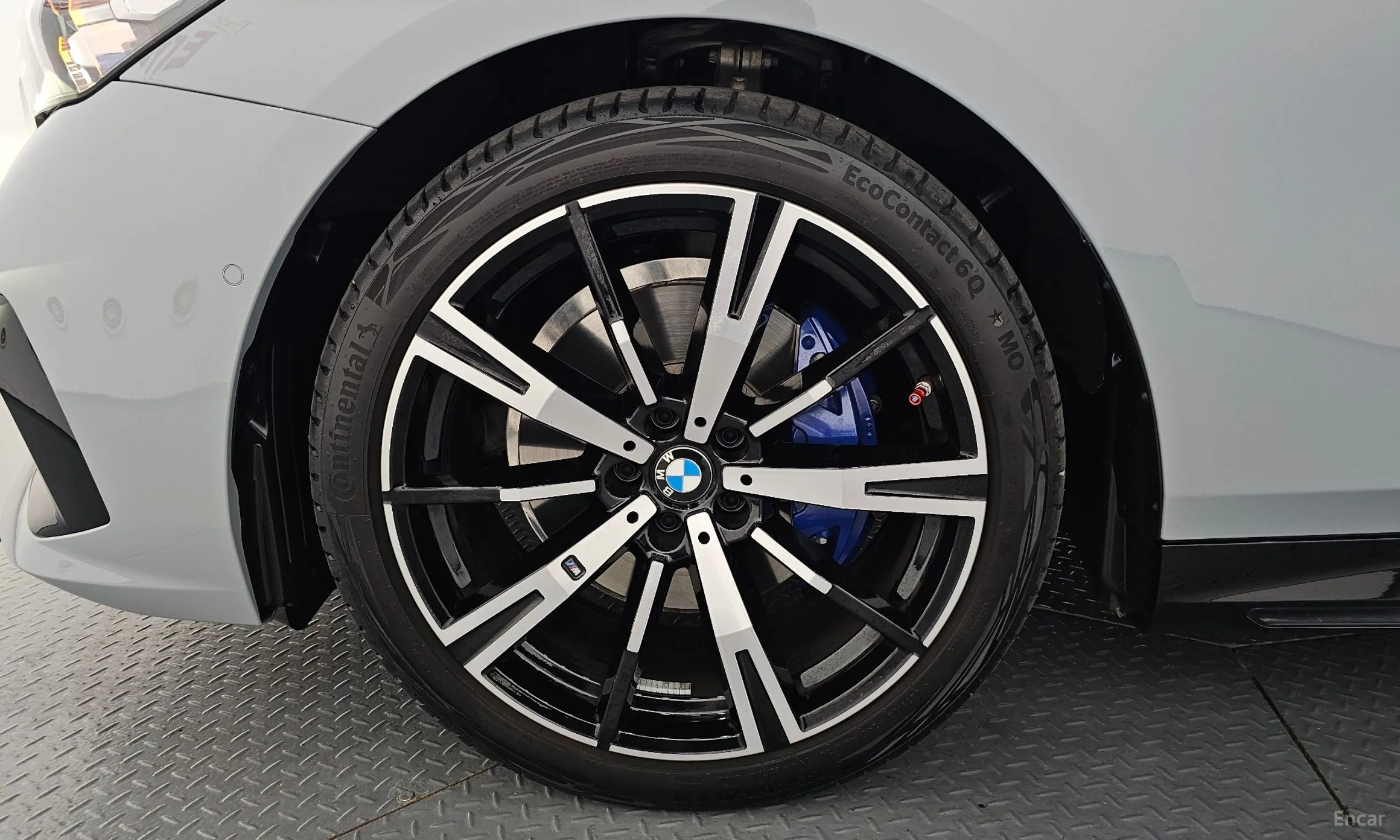 BMW 5 Series (G60) превью 5