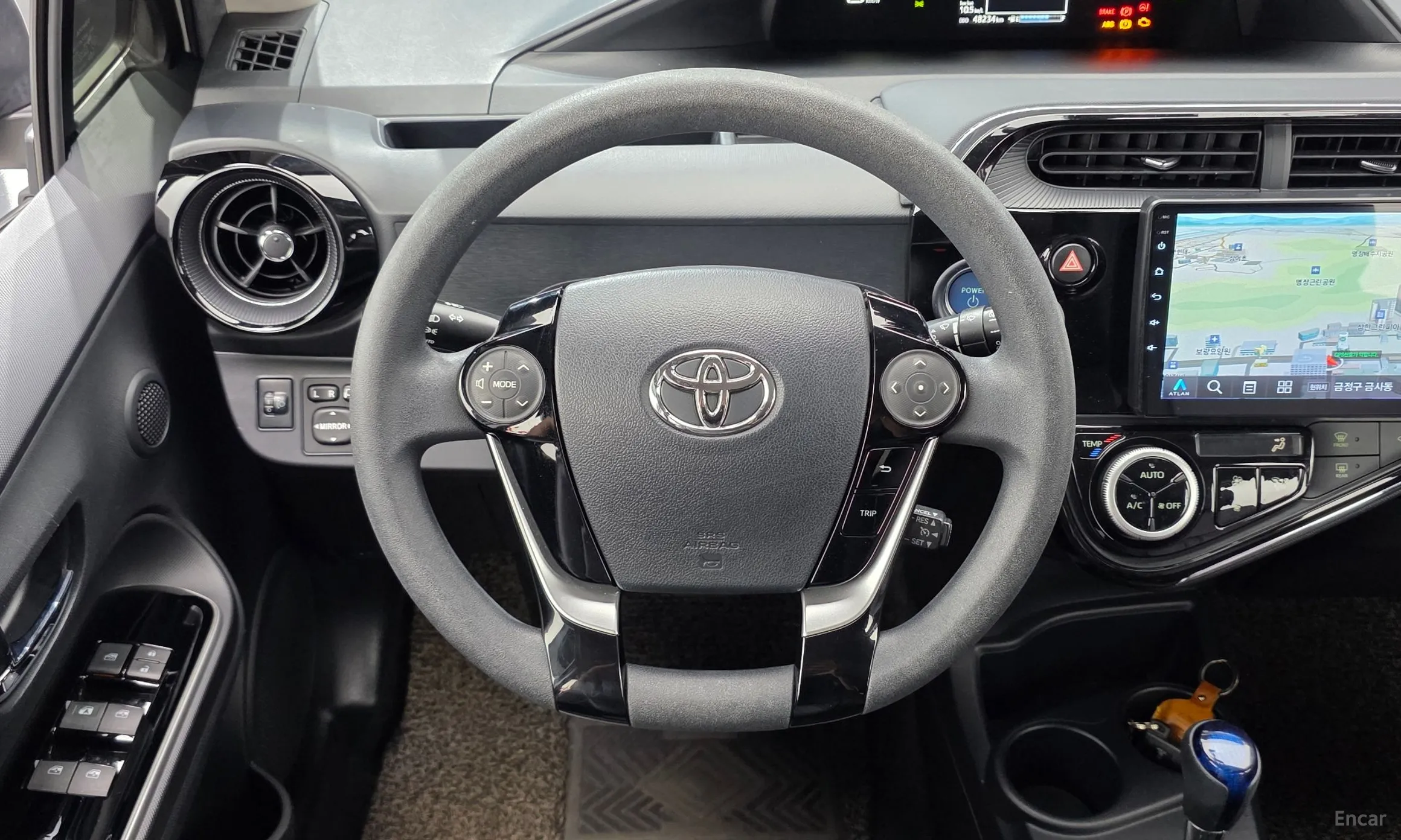 Toyota Prius C превью 13