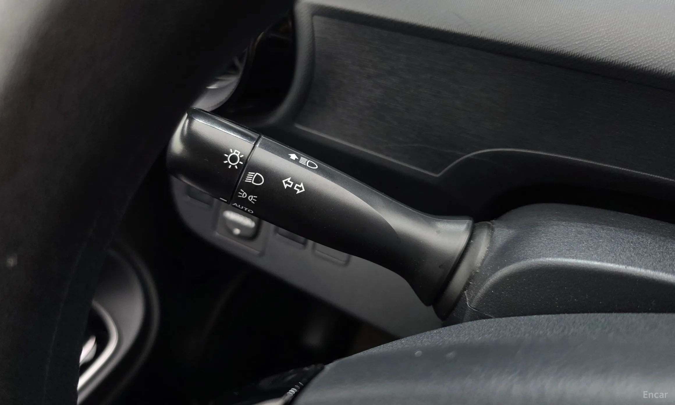 Toyota Prius C превью 20