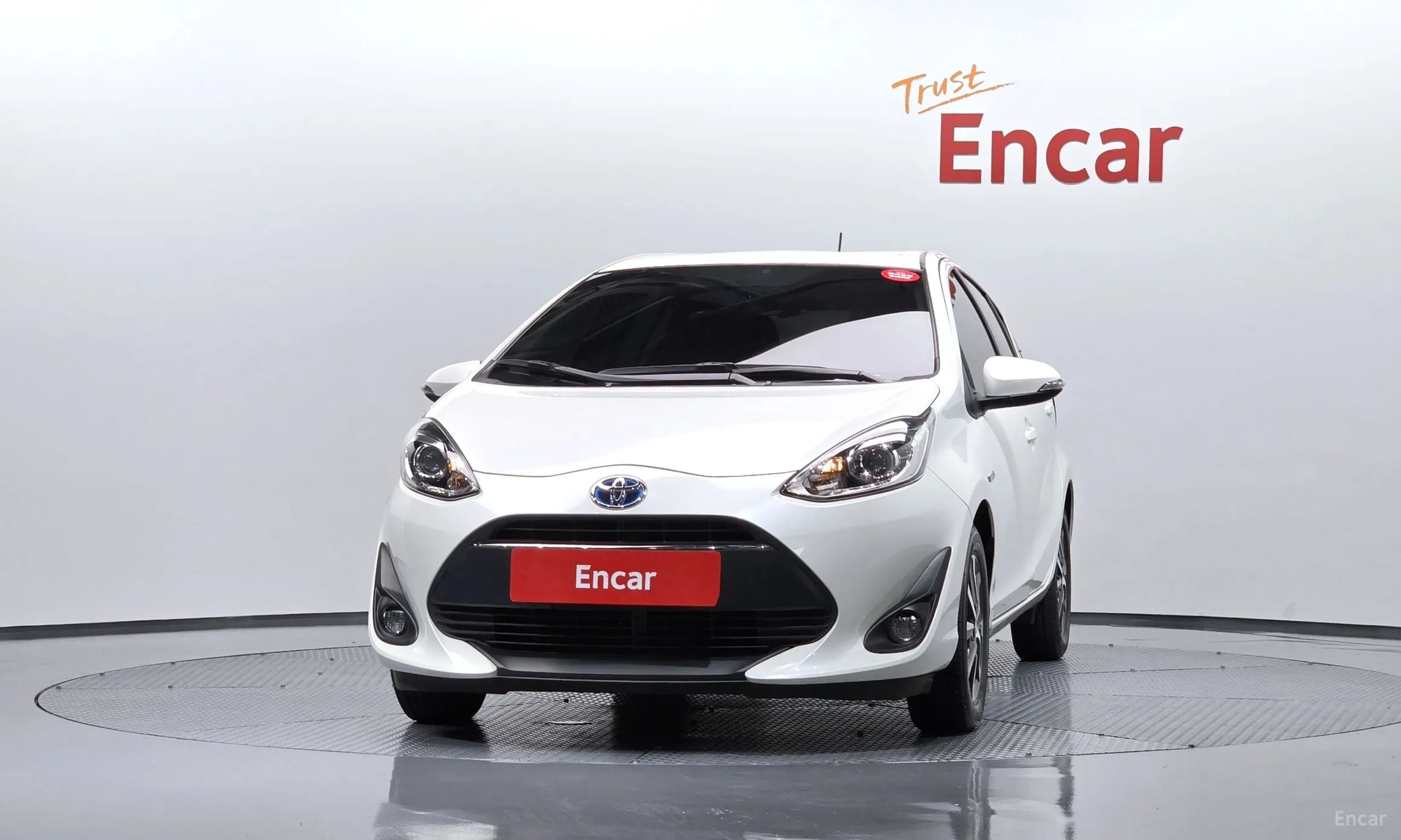 Toyota Prius C превью 3