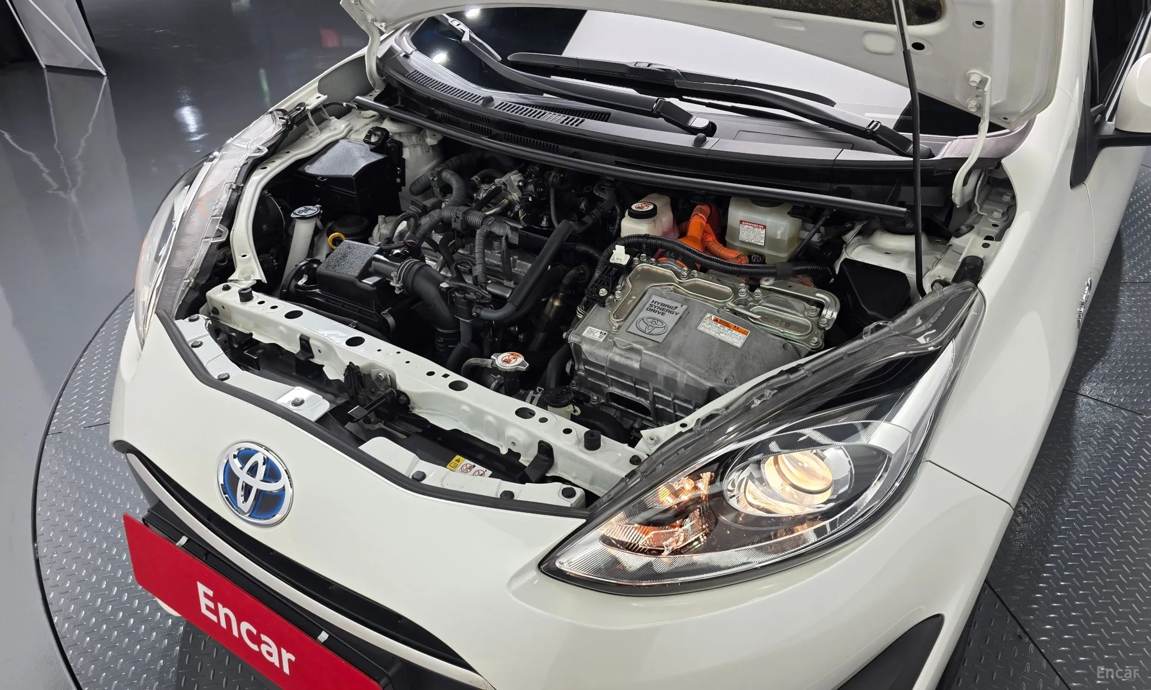 Toyota Prius C превью 6