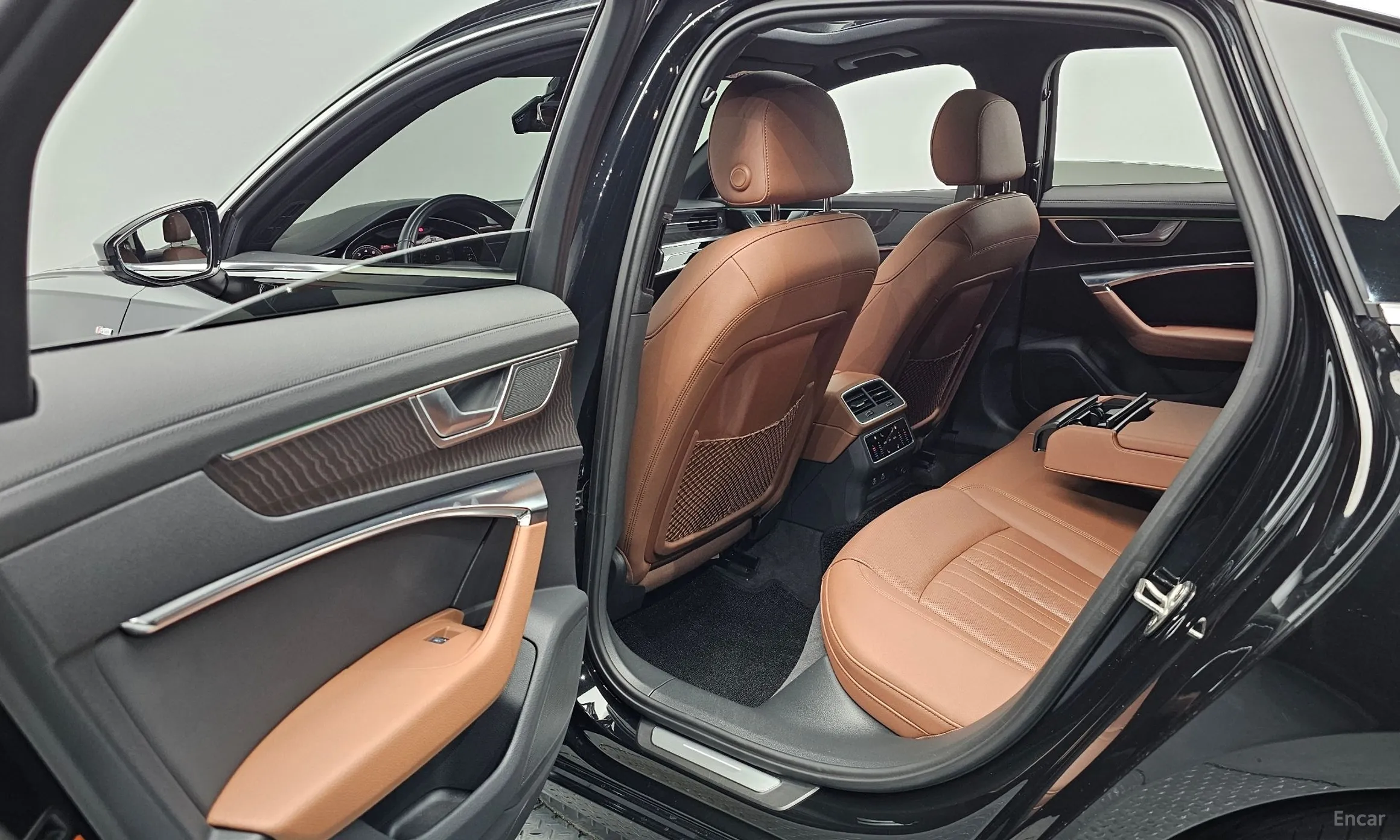 Audi A6 (C8) превью 12