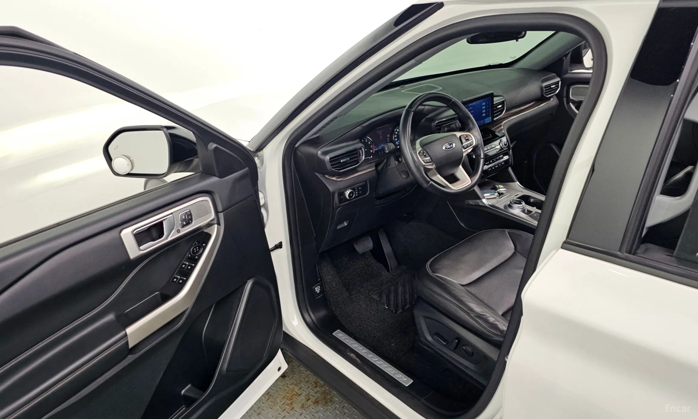 Ford Explorer 6th Generation превью 10