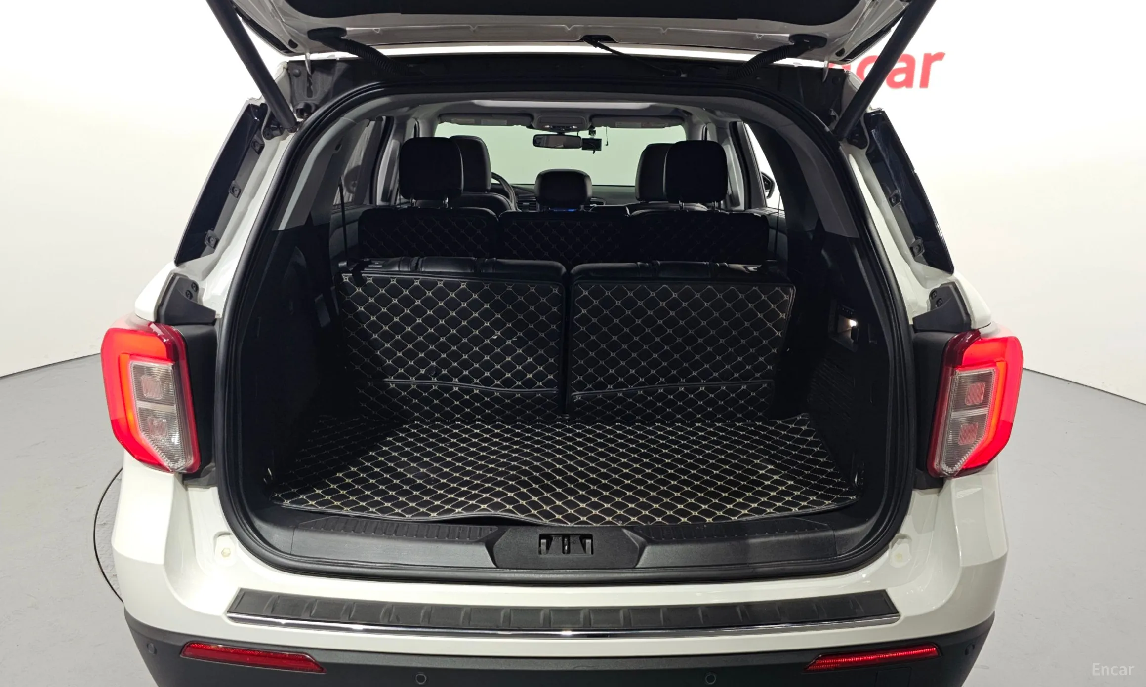 Ford Explorer 6th Generation превью 17