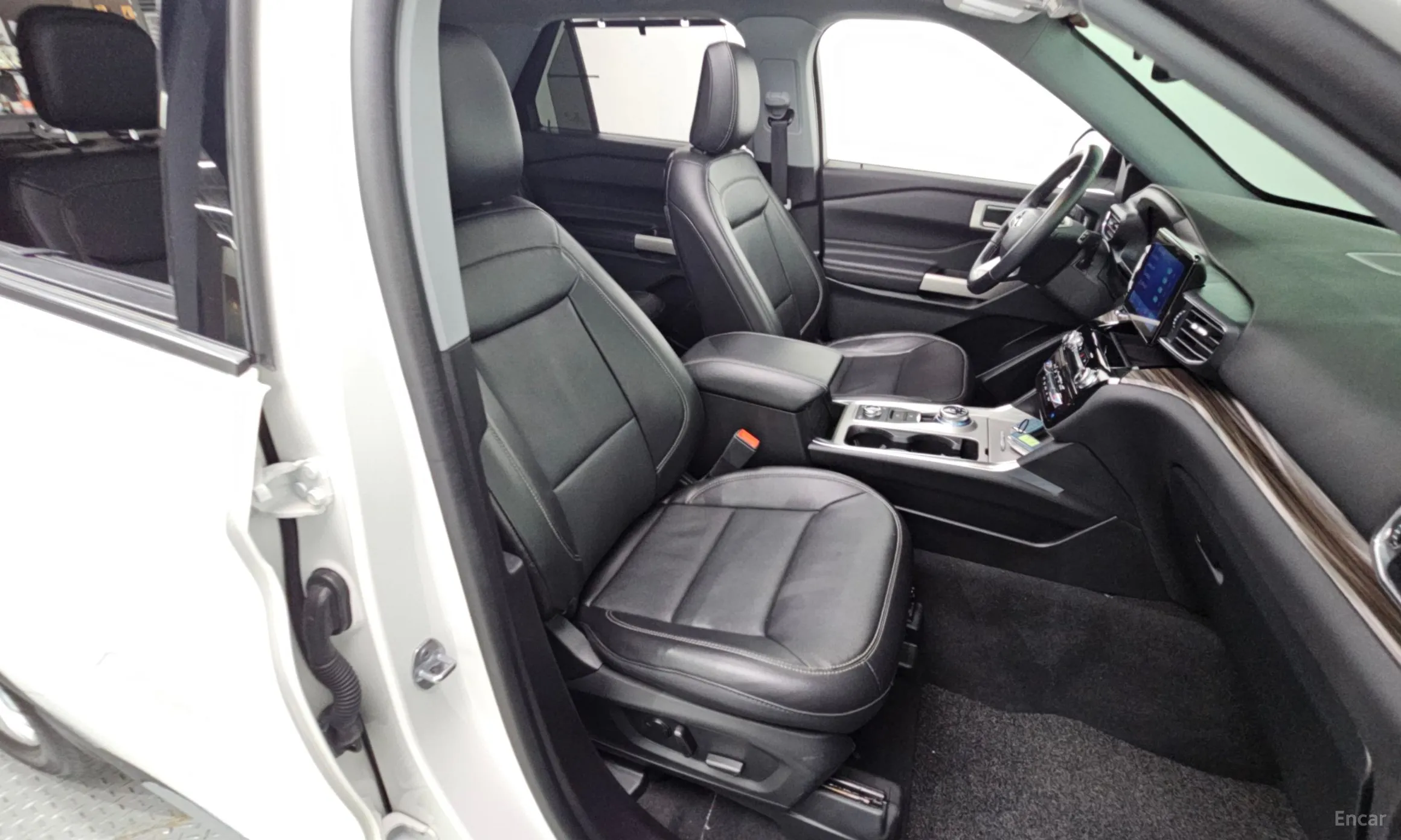 Ford Explorer 6th Generation превью 18