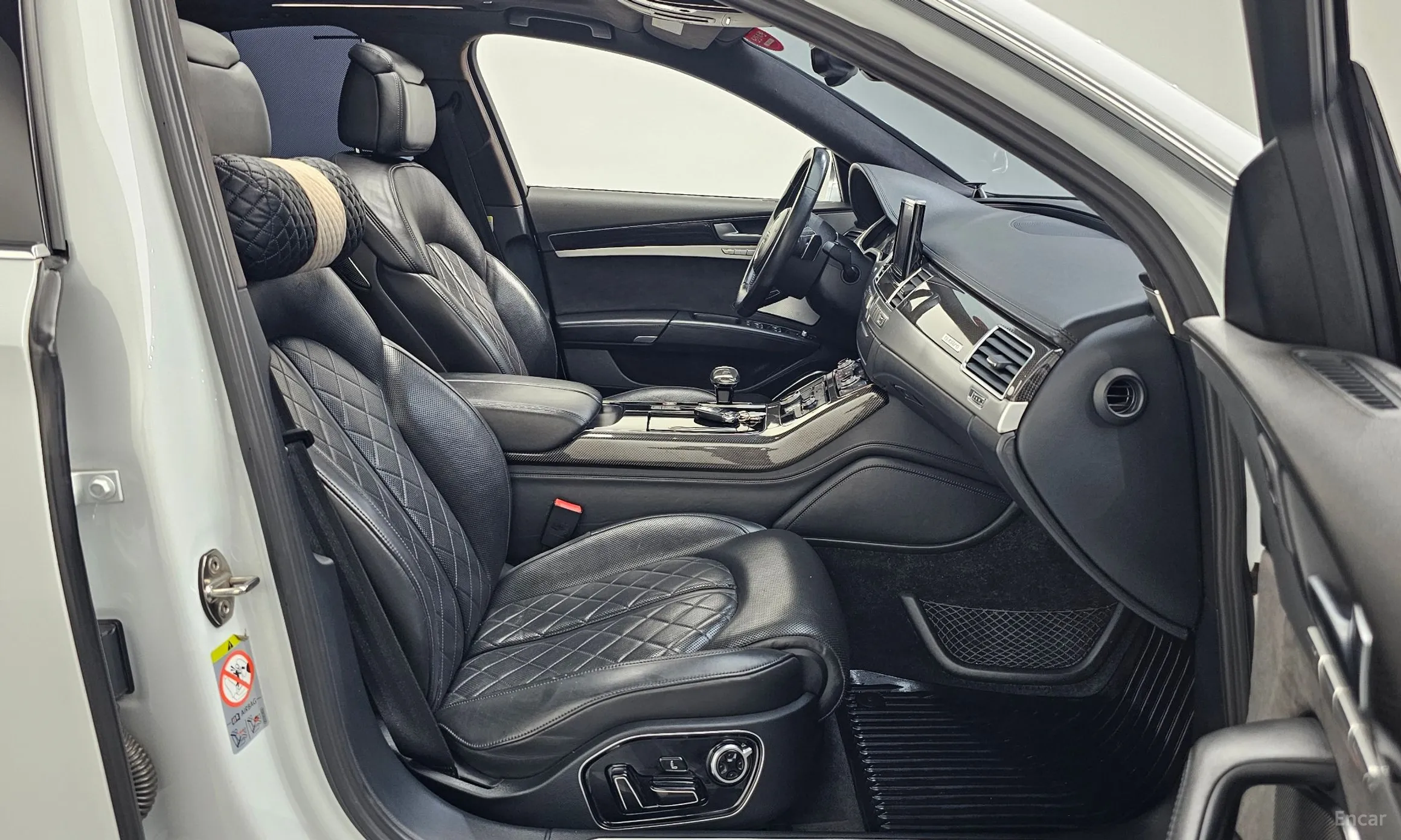 Audi S8 превью 11