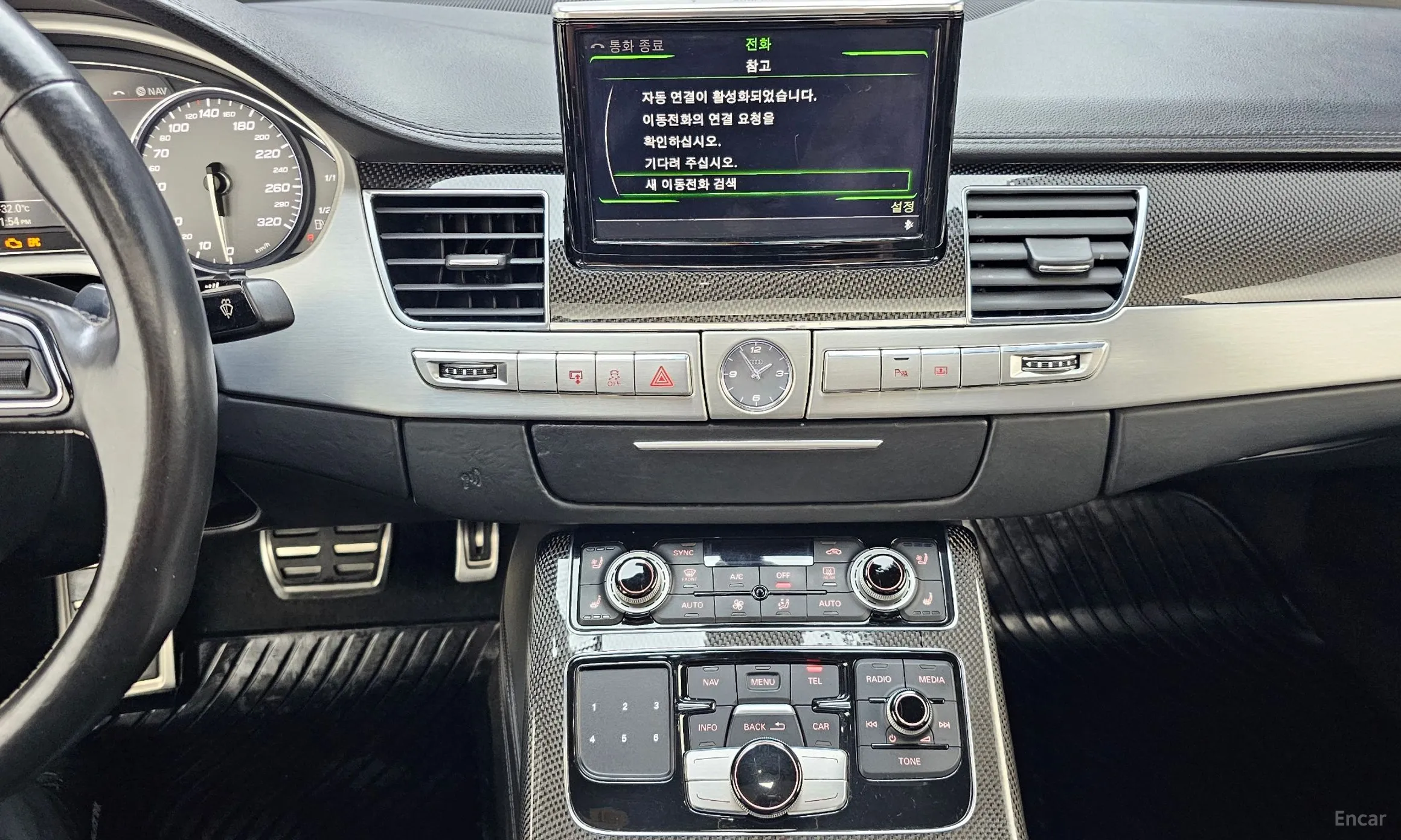 Audi S8 превью 14