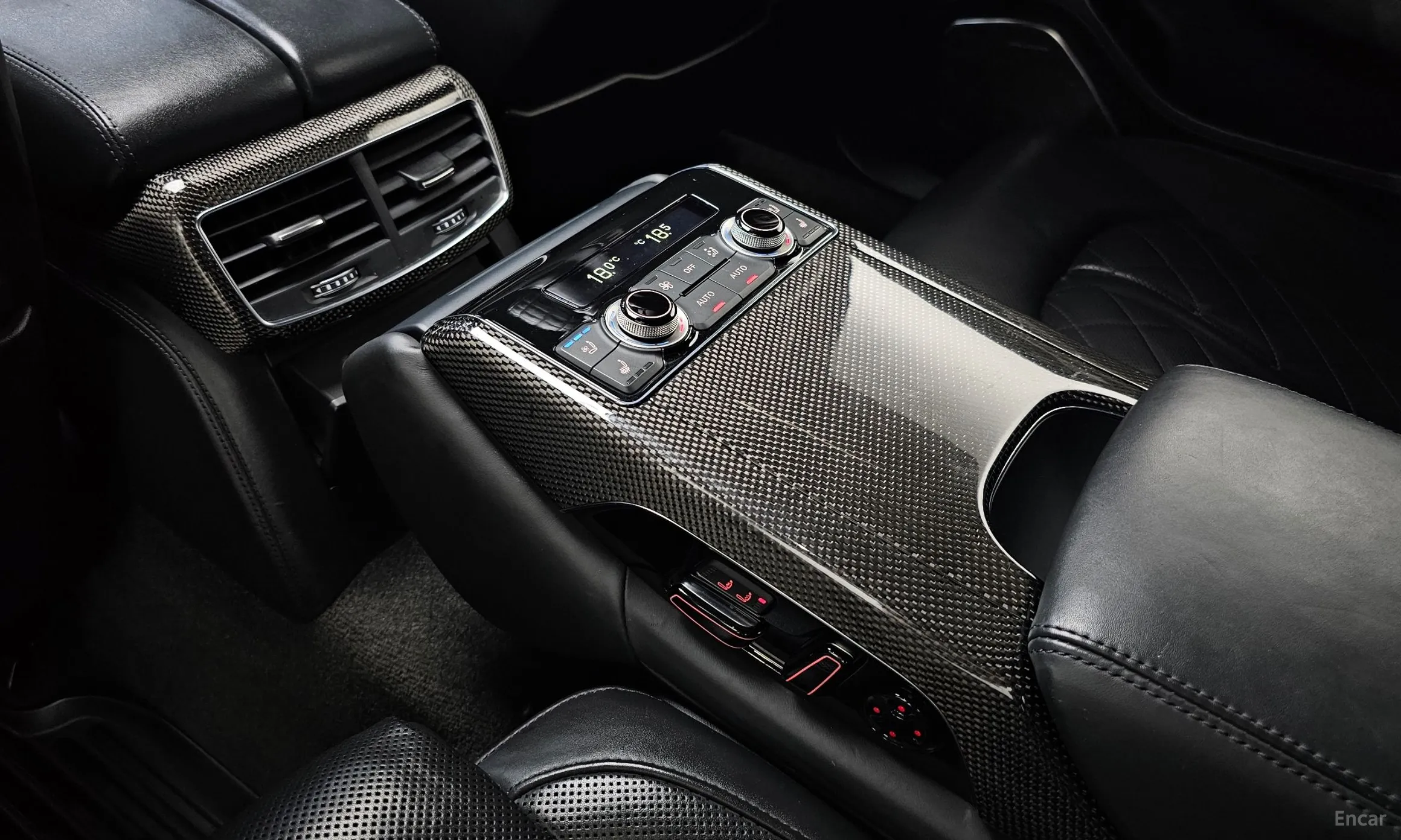 Audi S8 превью 18